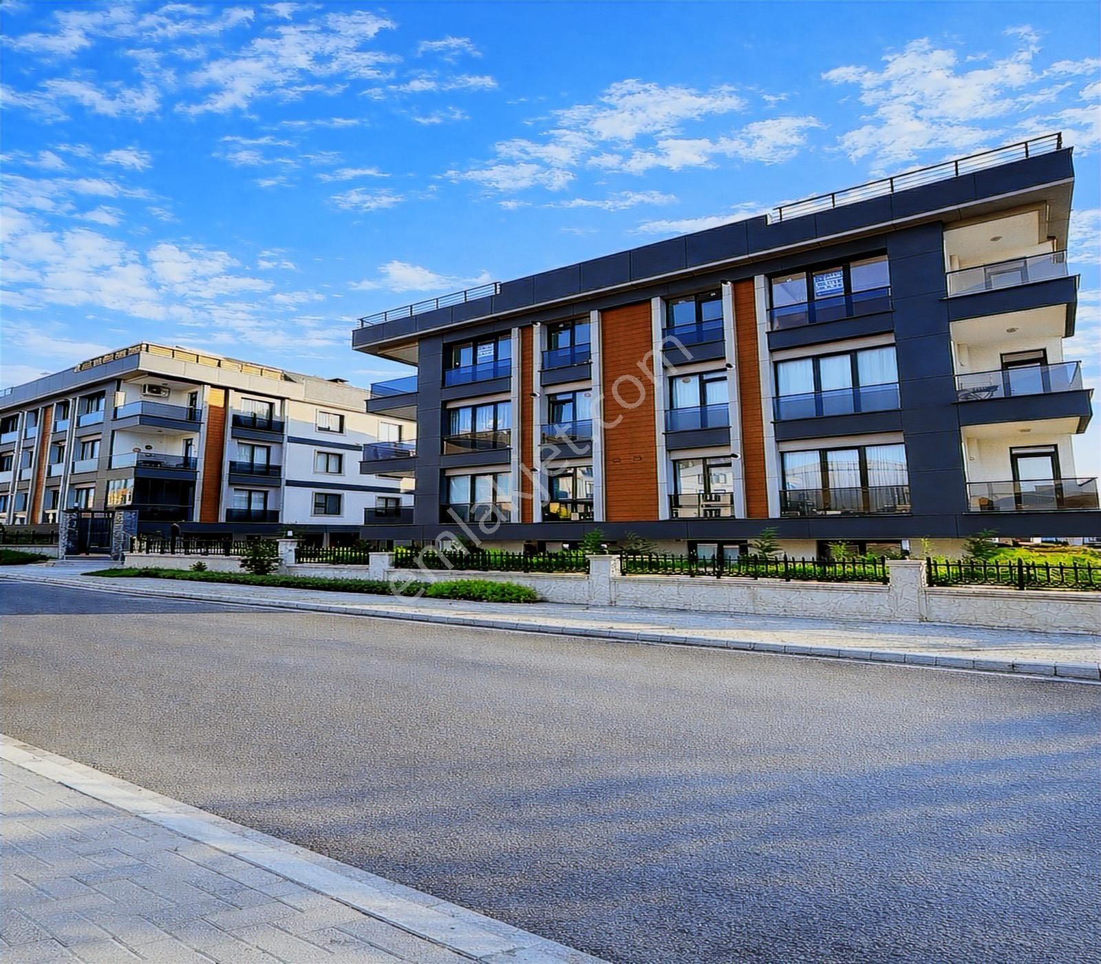 Beylikdüzü Lıve İnşaat'tan Site İçi Kapalı Otoparklı İskanlı 2+1 - Görsel 13