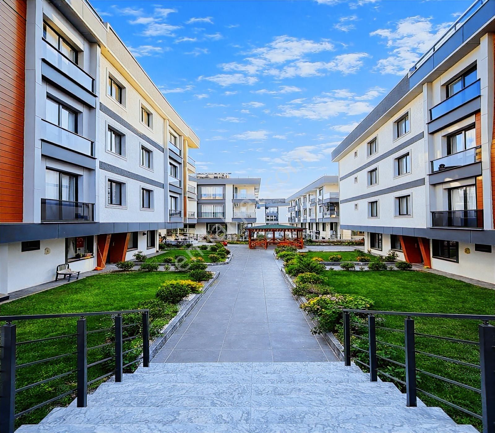 Beylikdüzü Lıve İnşaat'tan Site İçi Kapalı Otoparklı İskanlı 2+1 - Görsel 21