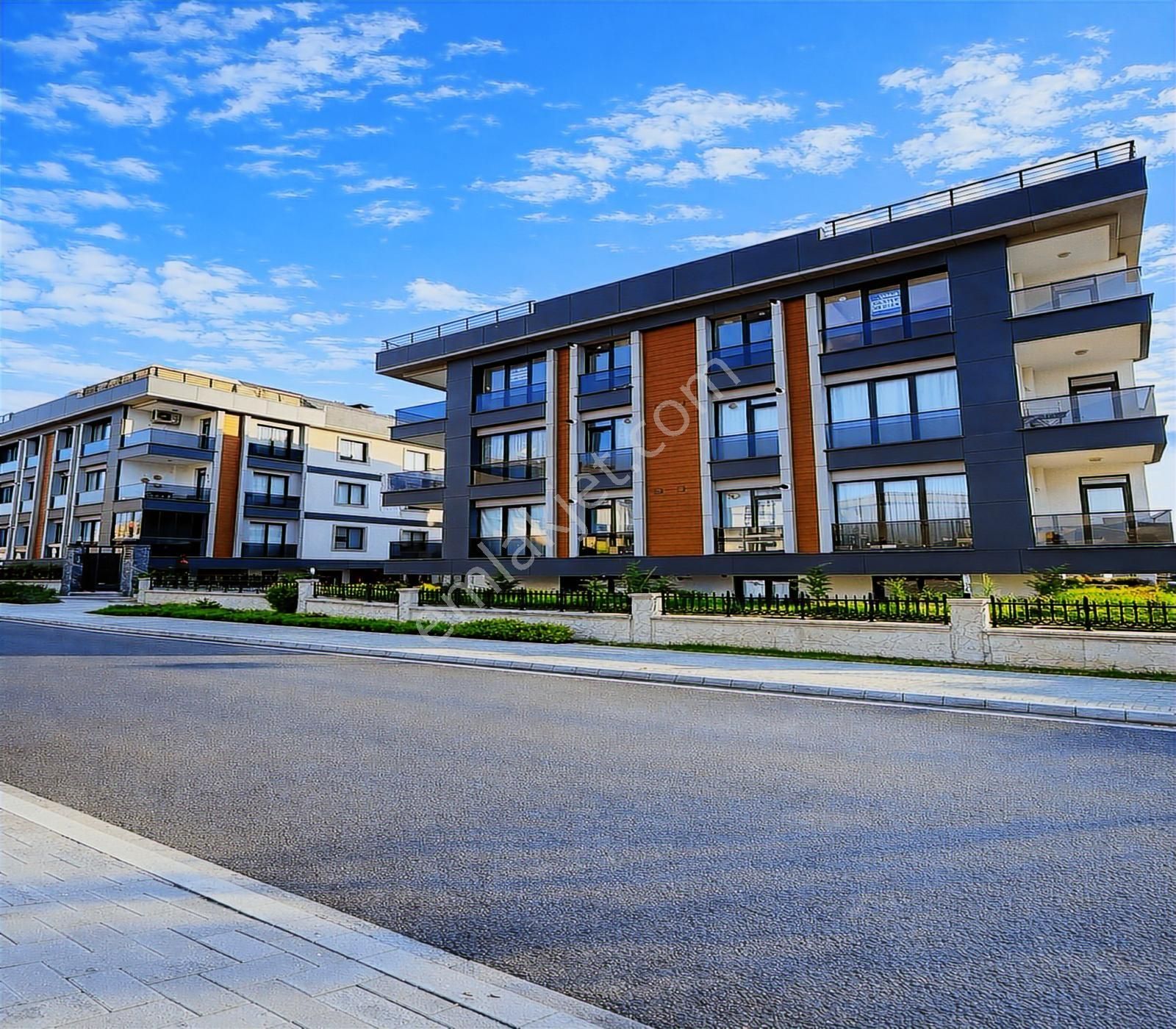 Beylikdüzü Lıve İnşaat'tan Site İçi Kapalı Otoparklı İskanlı 2+1 - Görsel 20