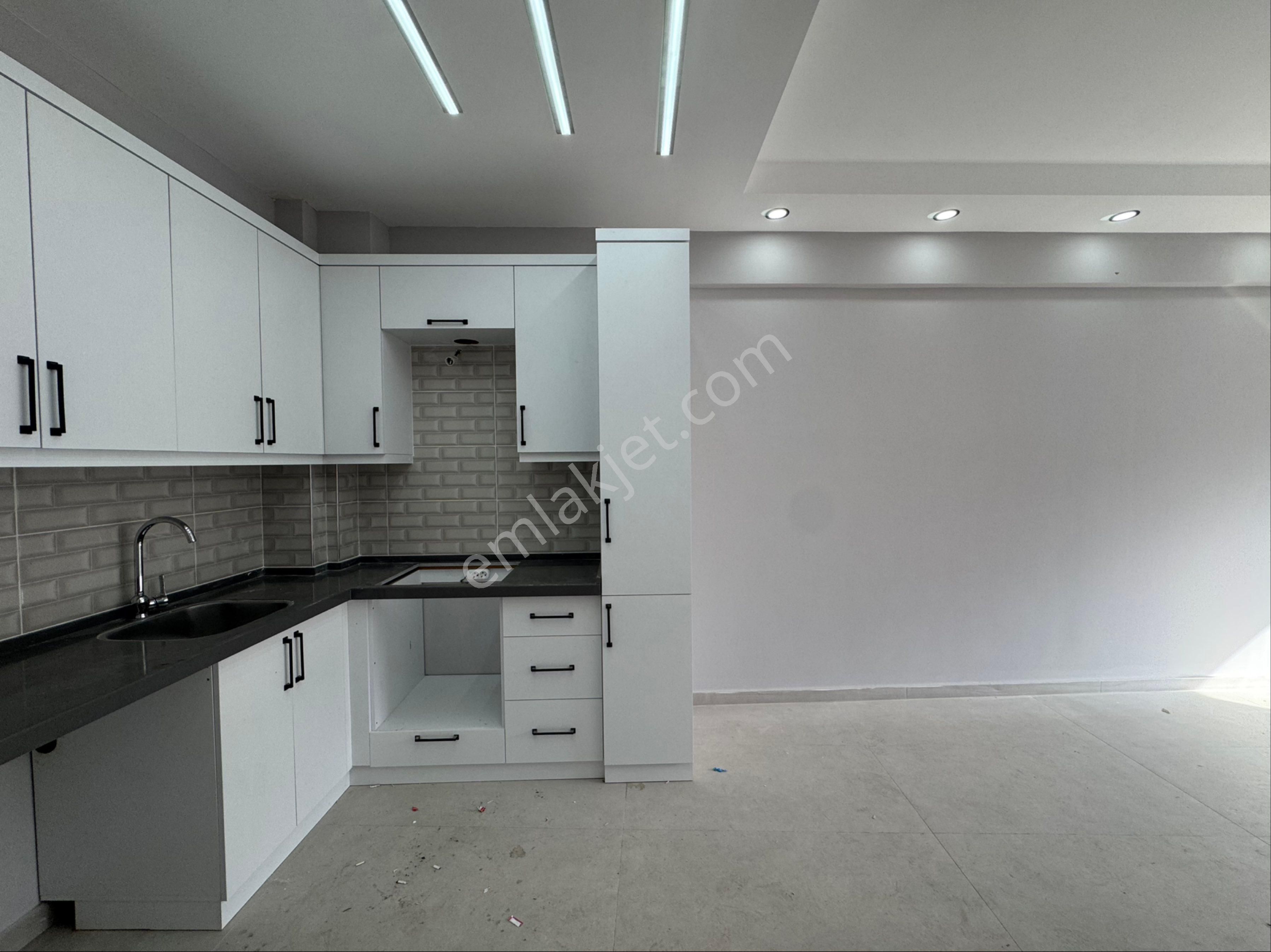 Kuşadası Güzelçamlı'da Satılık 2+1 Ara Kat Sıfır Daire - Görsel 11