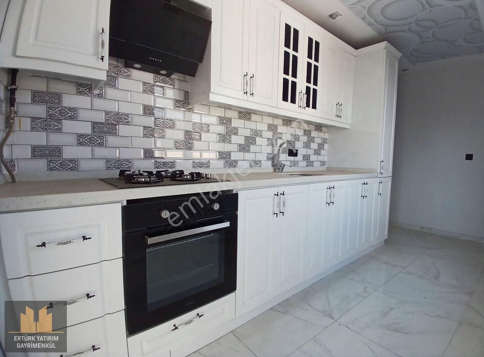 Çekmeköy Merkez Mahallesi Nde İki Daire Şeklinde 5+2 Dubleks - Görsel 18