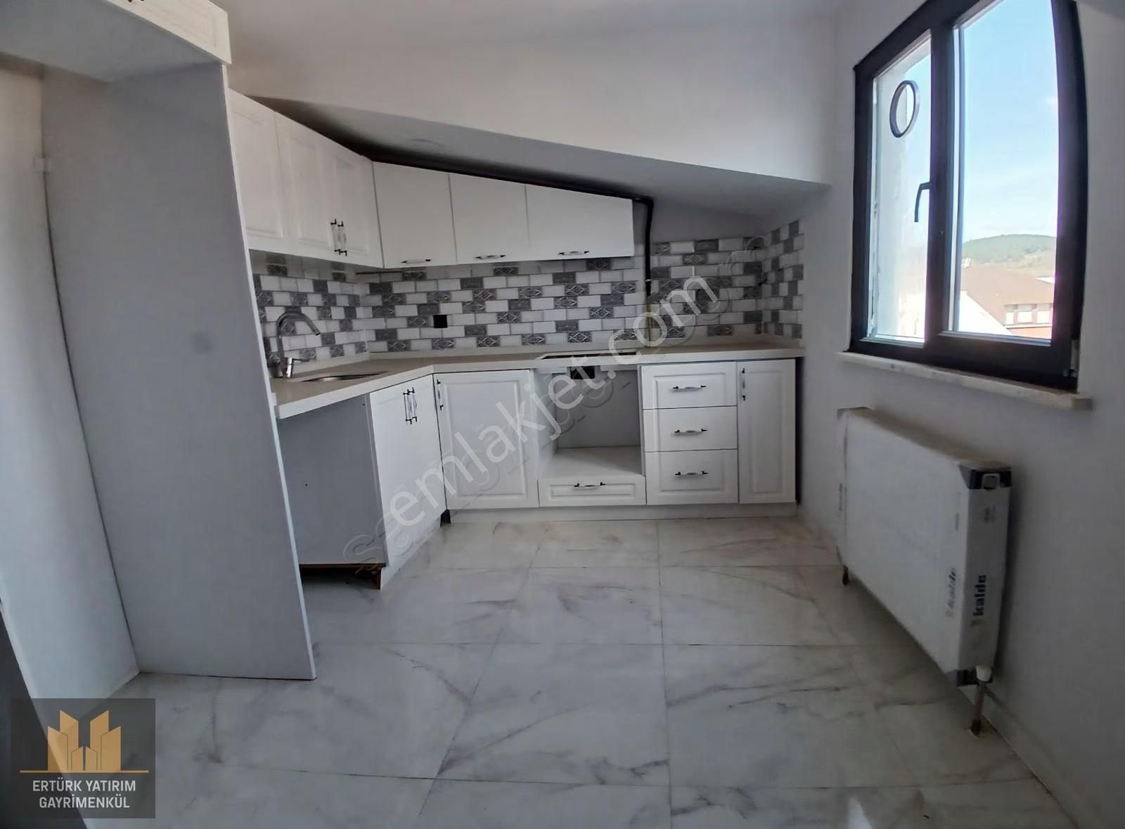 Çekmeköy Merkez Mahallesi Nde İki Daire Şeklinde 5+2 Dubleks - Görsel 8