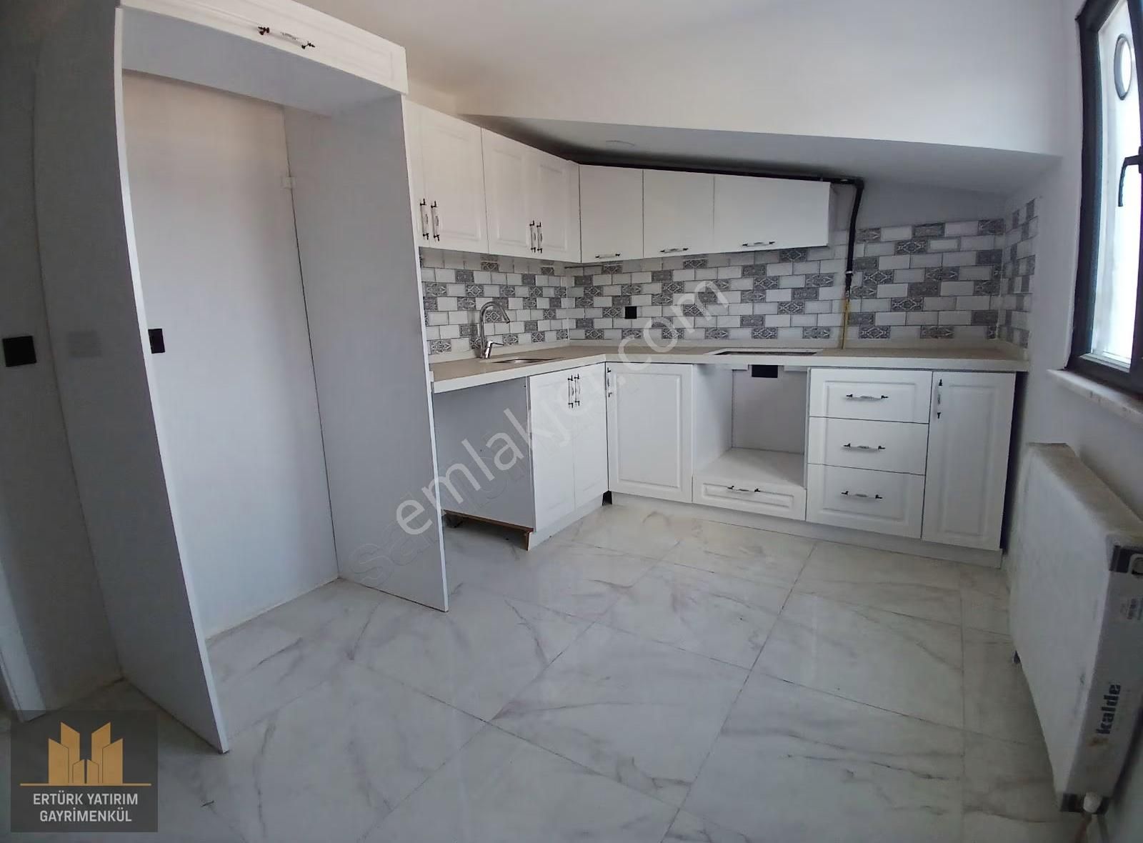 Çekmeköy Merkez Mahallesi Nde İki Daire Şeklinde 5+2 Dubleks - Görsel 14