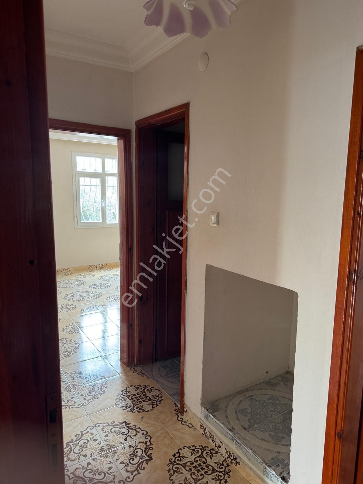 Orhangazi'de Cadde Üstü Geniş Doğalgaz Sobalı Kiralık Ev - Görsel 5