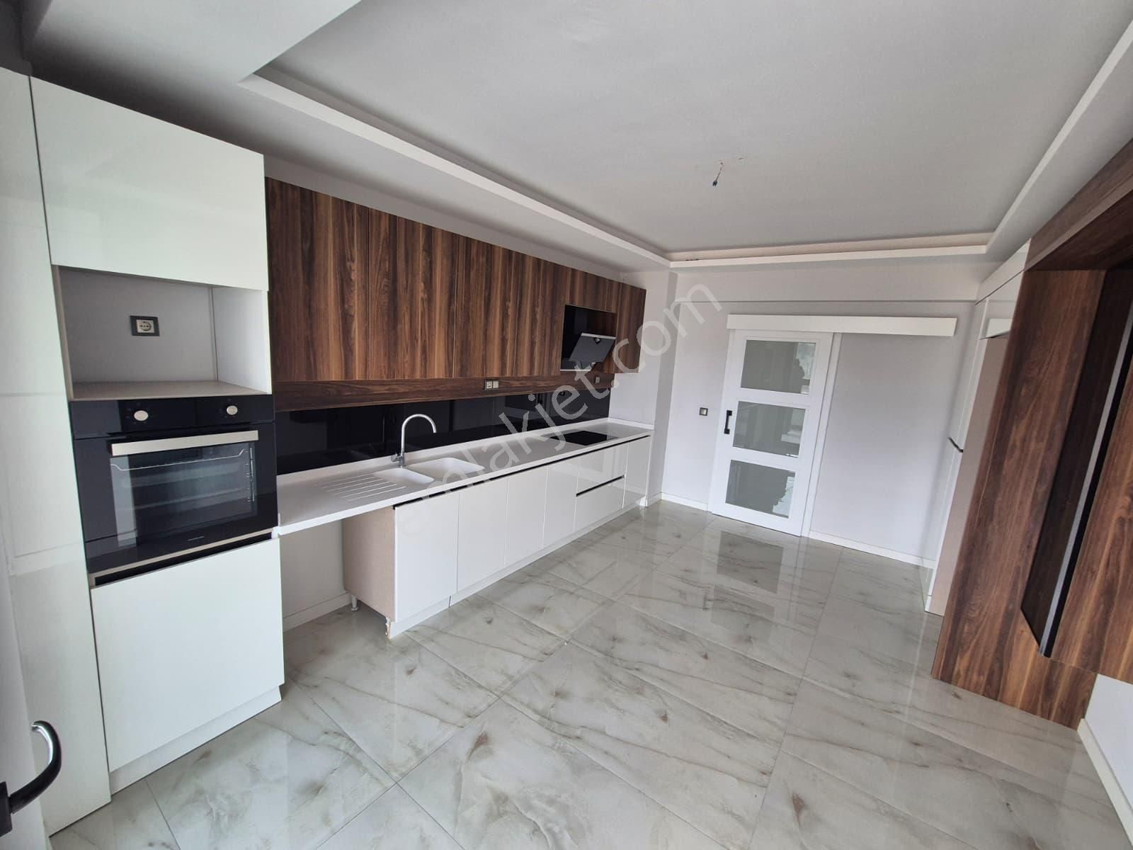 Bulvar Yenikent Sitesinde 4+1 Süper Lüks Kiralık Daire