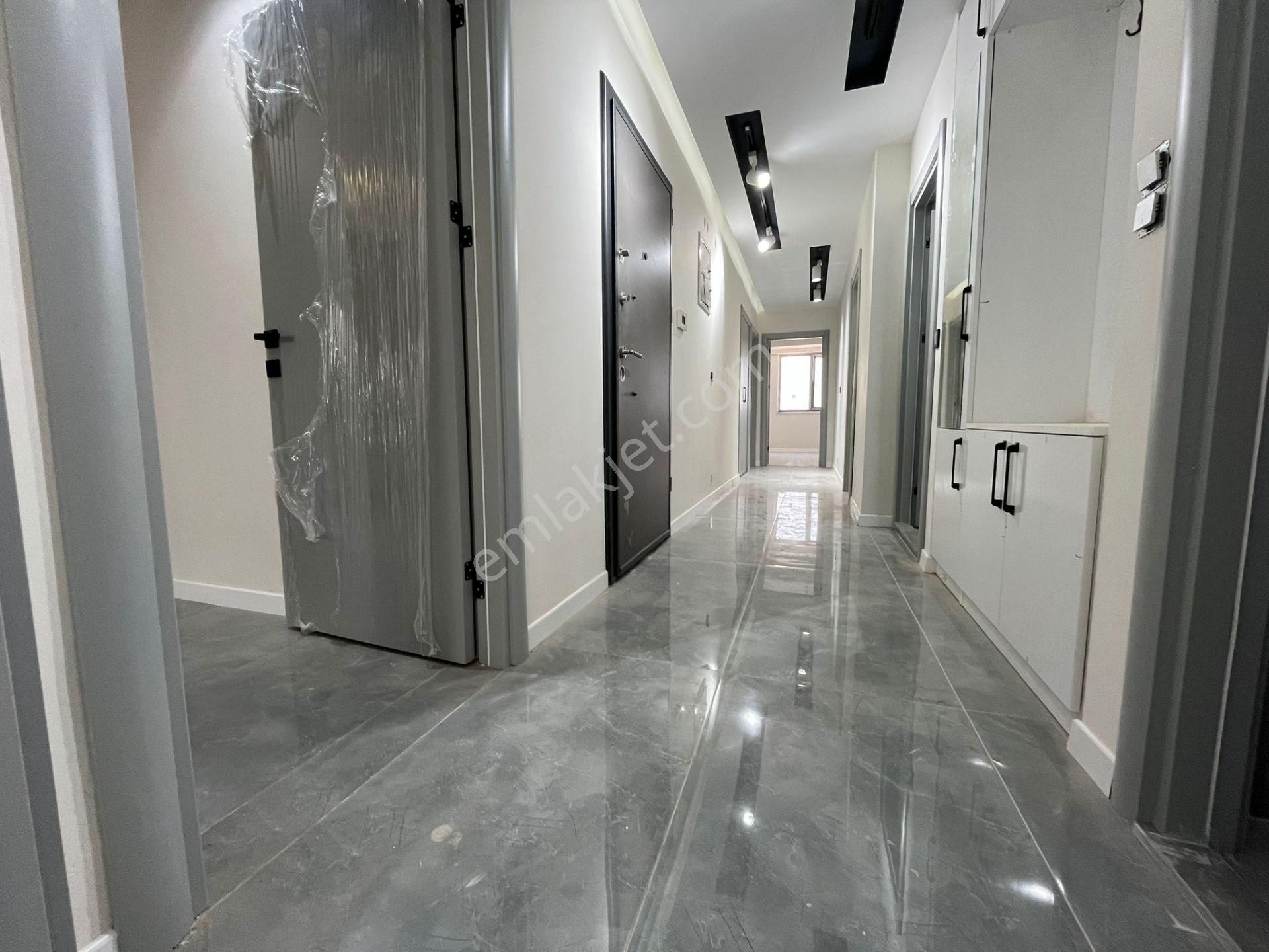 Tuncay Kartal'dan Çamlıca Mh De Birlik Caddesi Yaını 160 M2 3+1 - Görsel 11