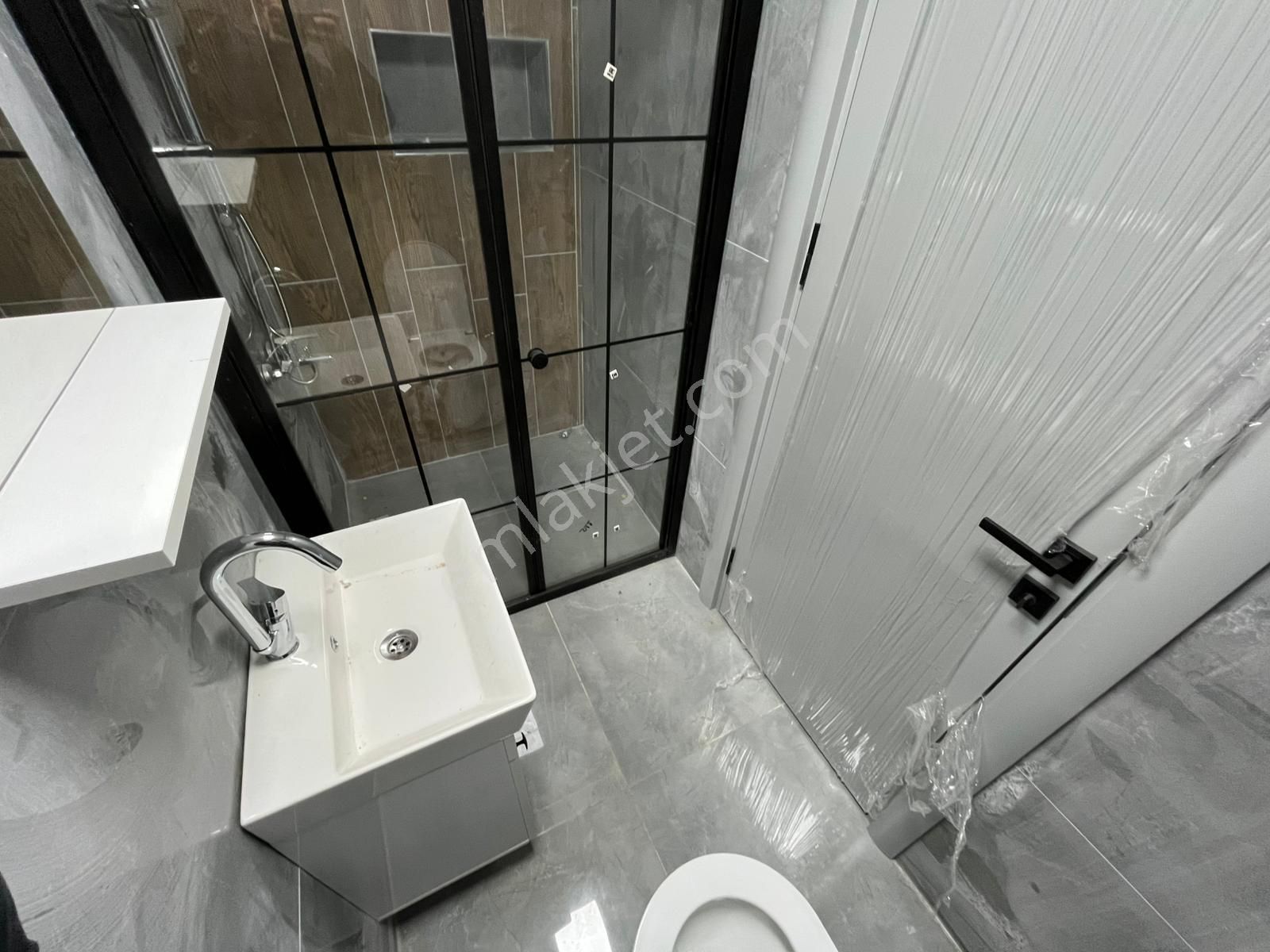 Tuncay Kartal'dan Çamlıca Mh De Birlik Caddesi Yaını 160 M2 3+1 - Görsel 24