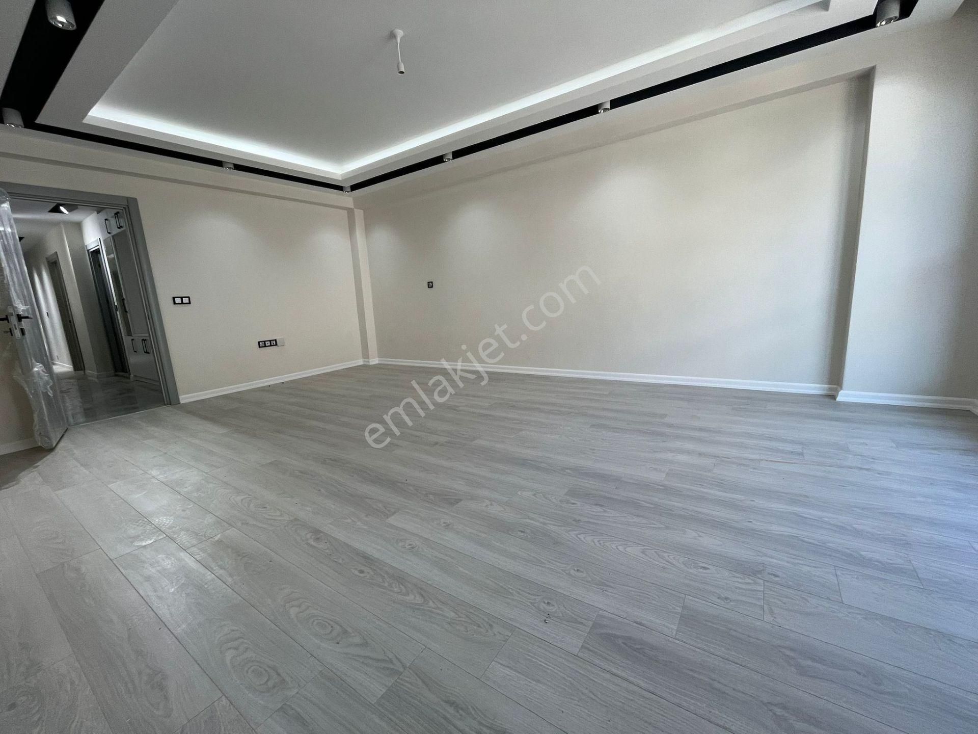 Tuncay Kartal'dan Çamlıca Mh De Birlik Caddesi Yaını 160 M2 3+1 - Görsel 9
