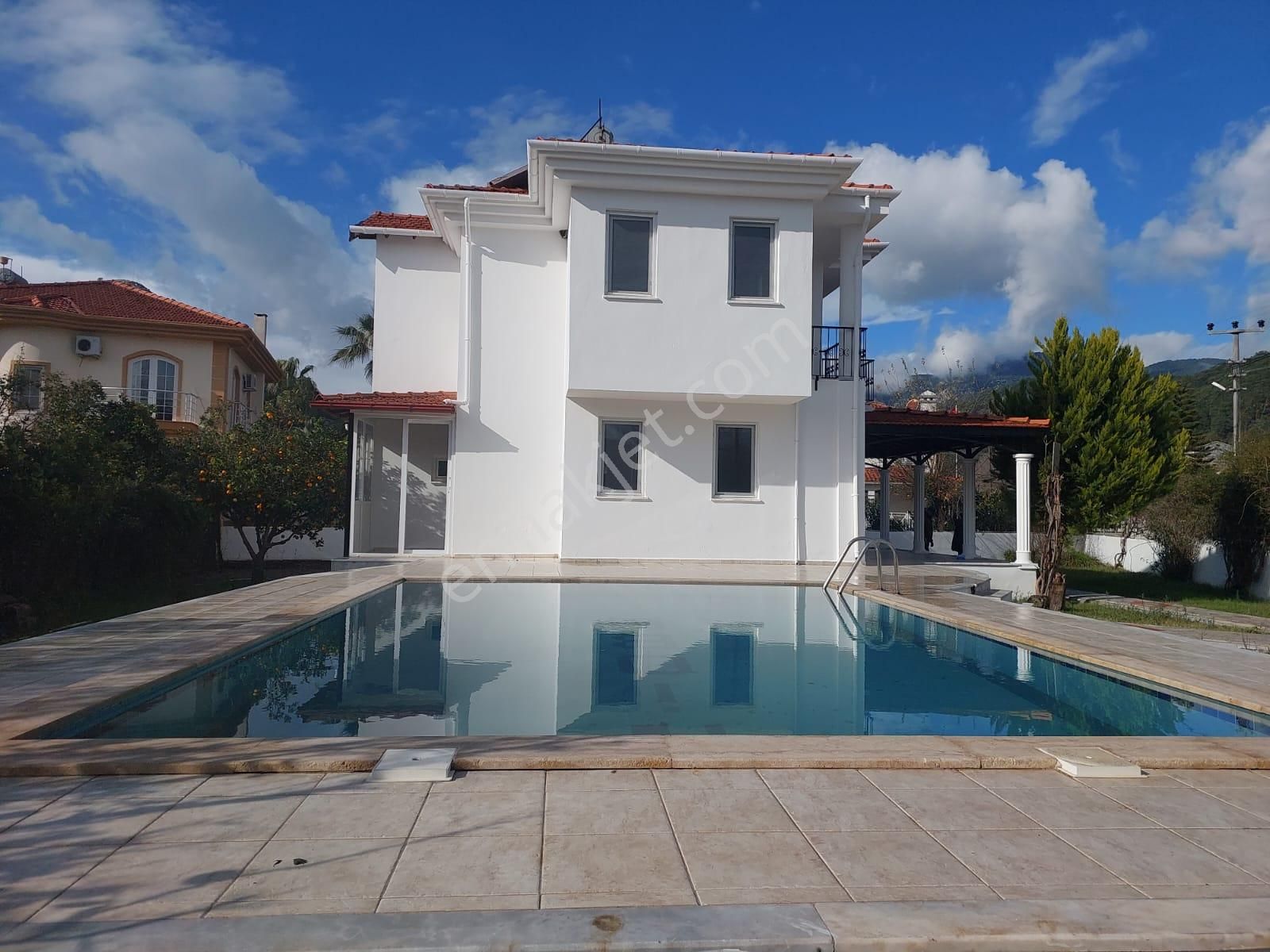 Muğla Dalyanda Kanala Yakın 580 M2 Arsada, 3+1 Müstakil Villa Satılık