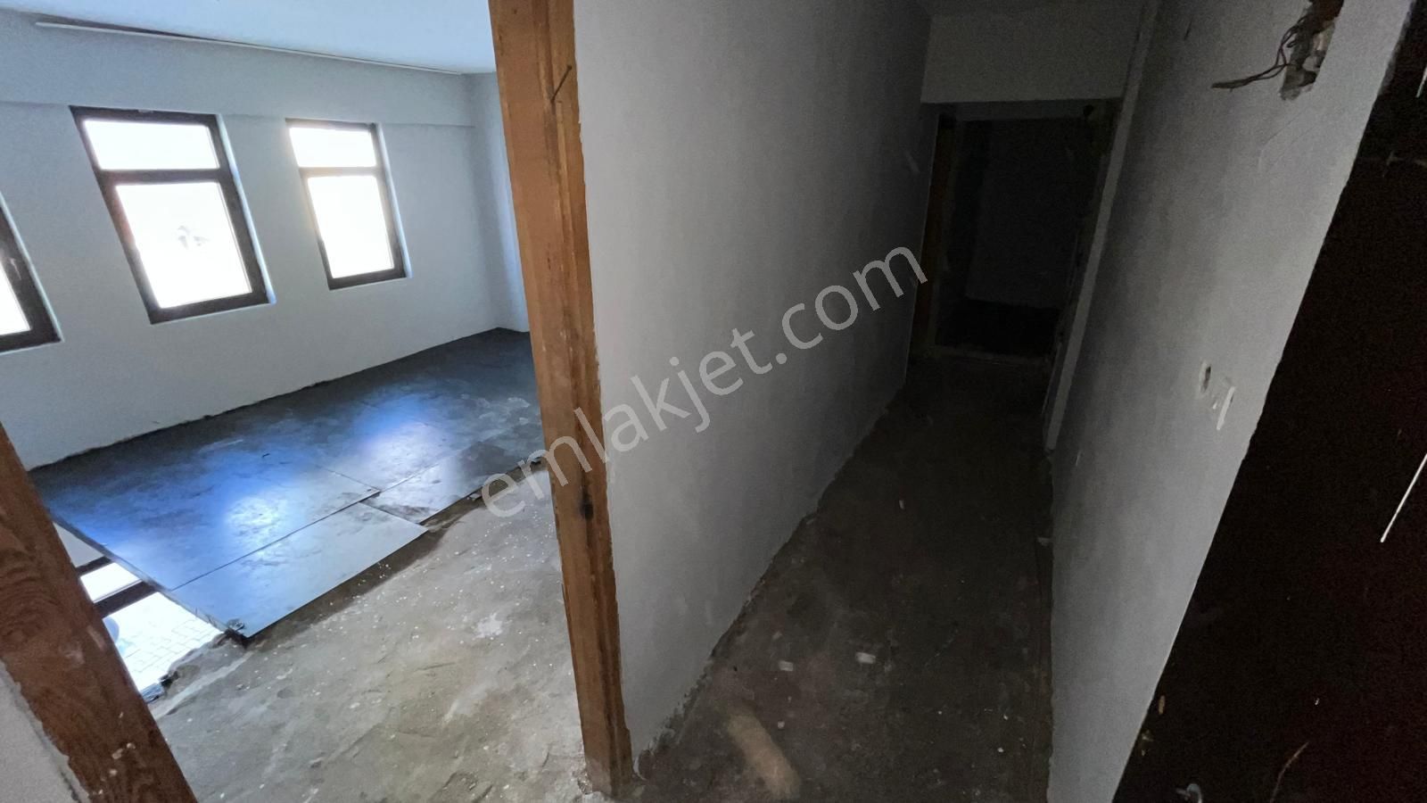 Marmaris Tepe Mahallesinde Kiralık Asma Katlı Dükkan - Görsel 7