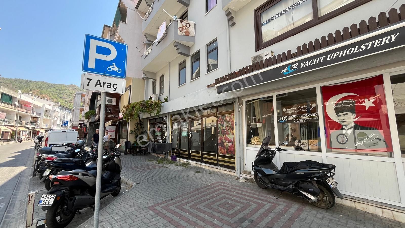 Marmaris Tepe Mahallesinde Kiralık Asma Katlı Dükkan
