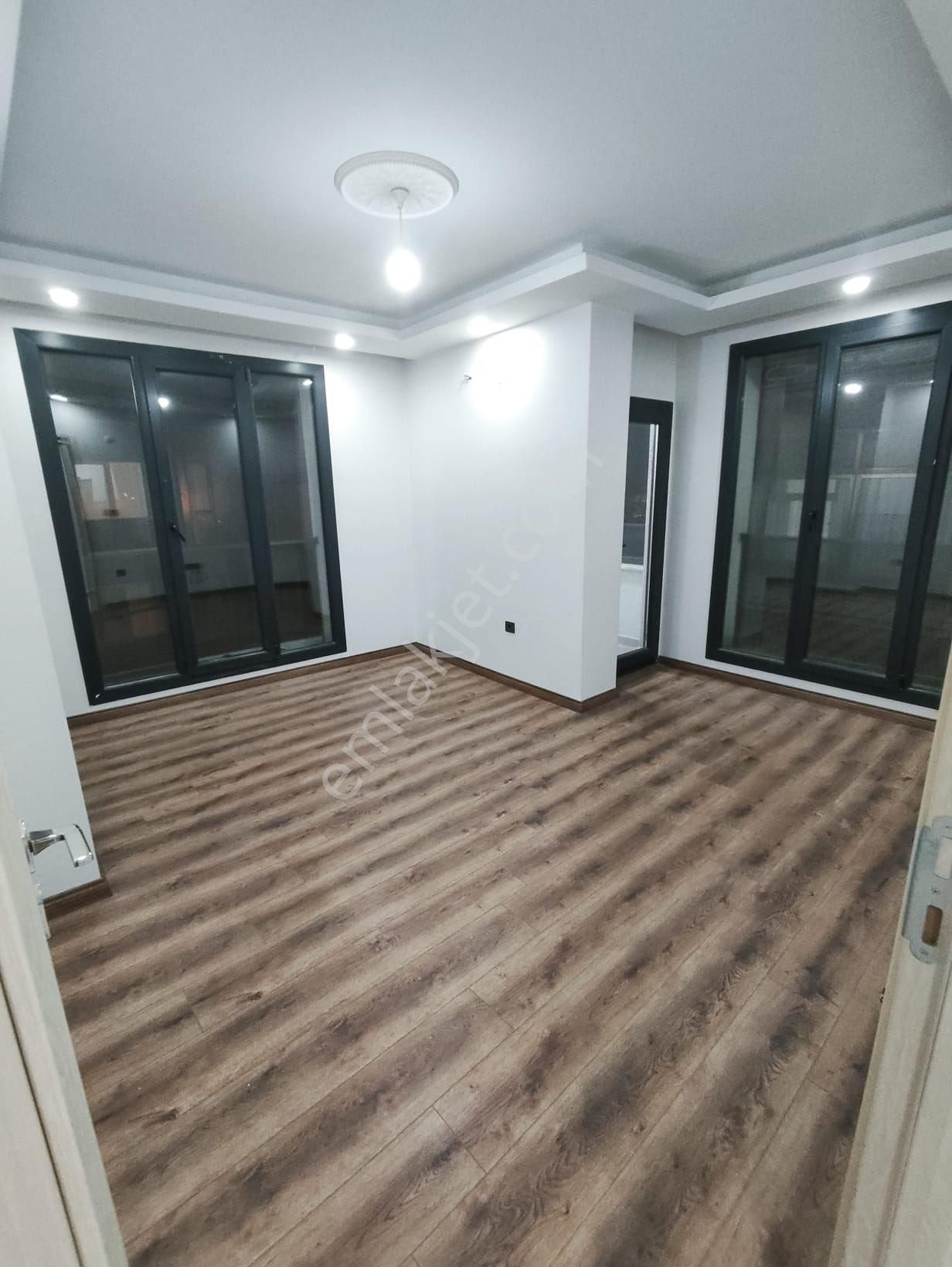 Denizköşkler’de 2+1 Yen Bina 90m2 Asansörlü Acil Satılık 3.kat Daire