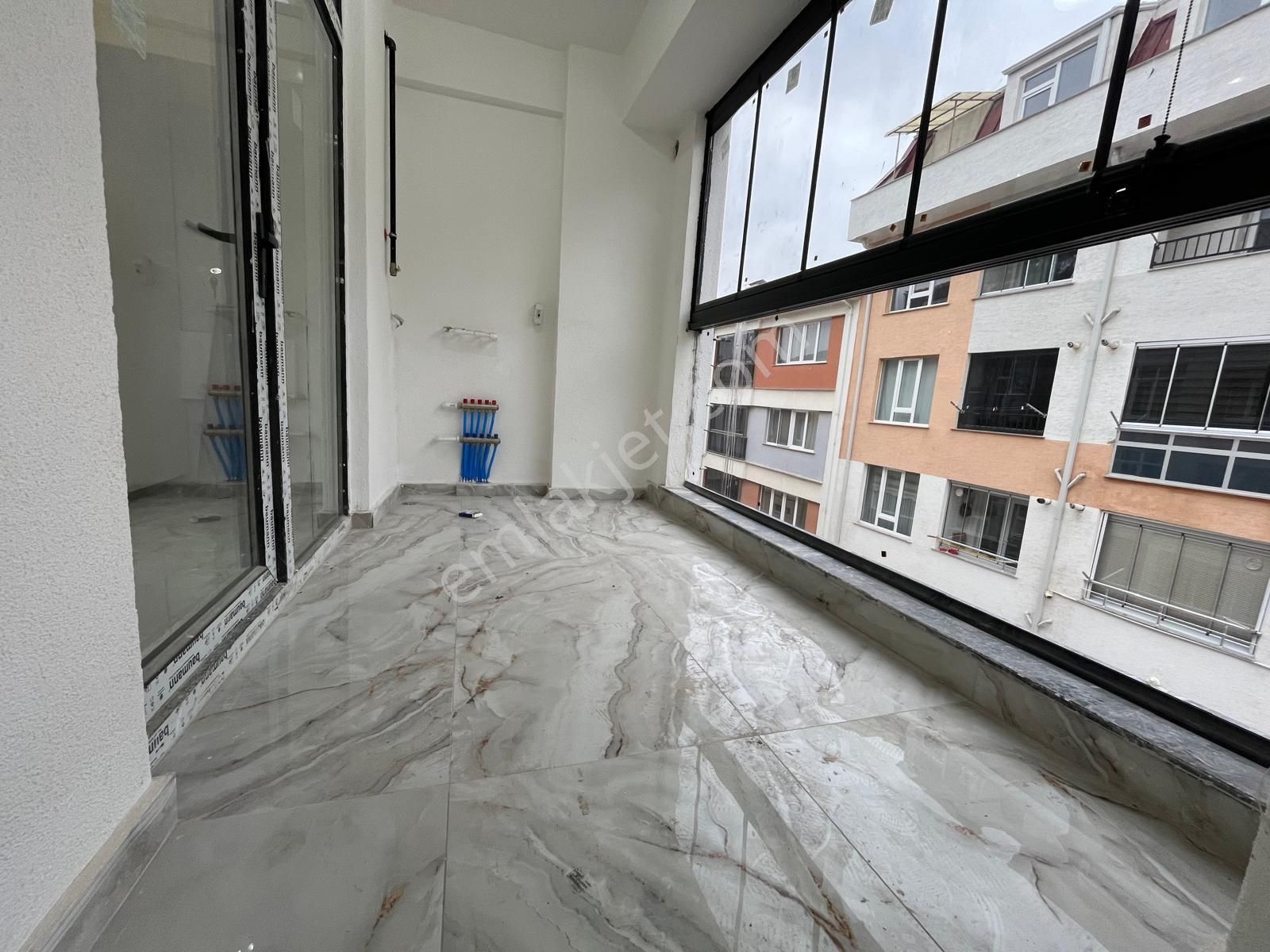 Tuncay Kartal'dan Çamlıca Mh De Özel Garajlı Köşe 2+1 - Görsel 6