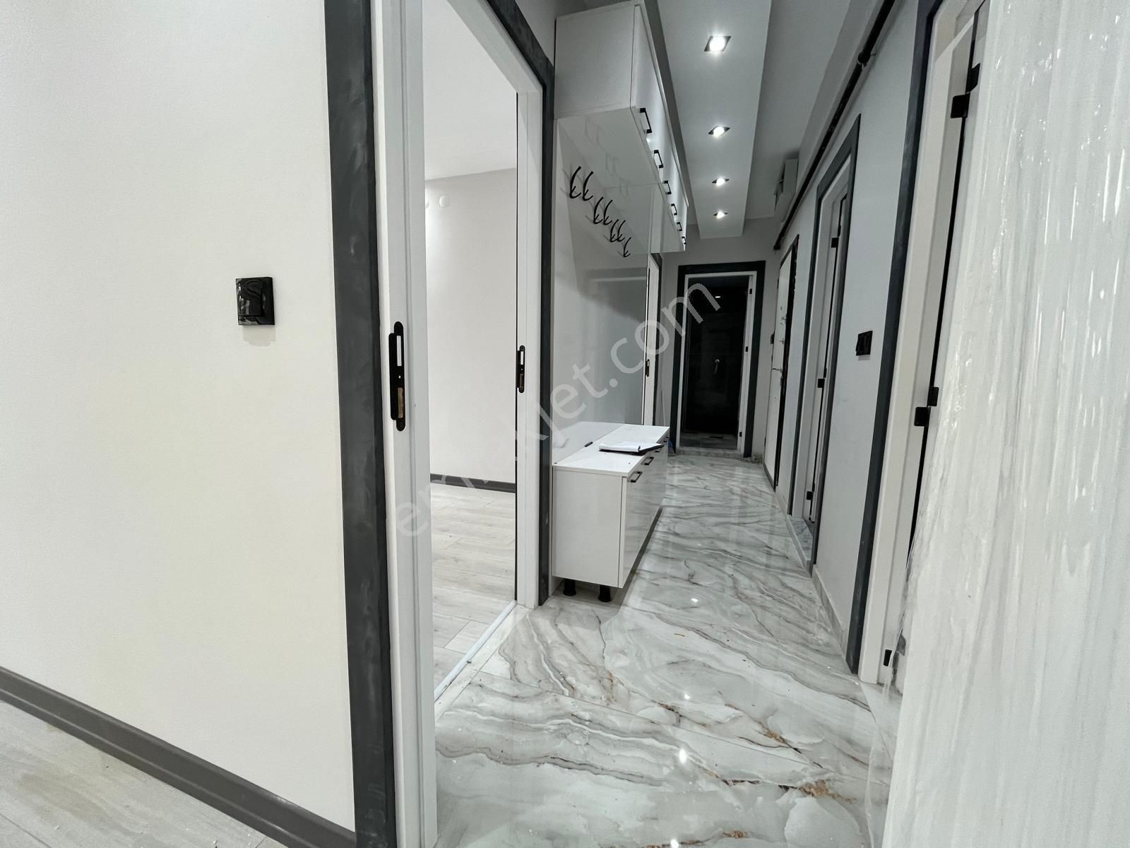 Tuncay Kartal'dan Çamlıca Mh De Özel Garajlı Köşe 2+1 - Görsel 24