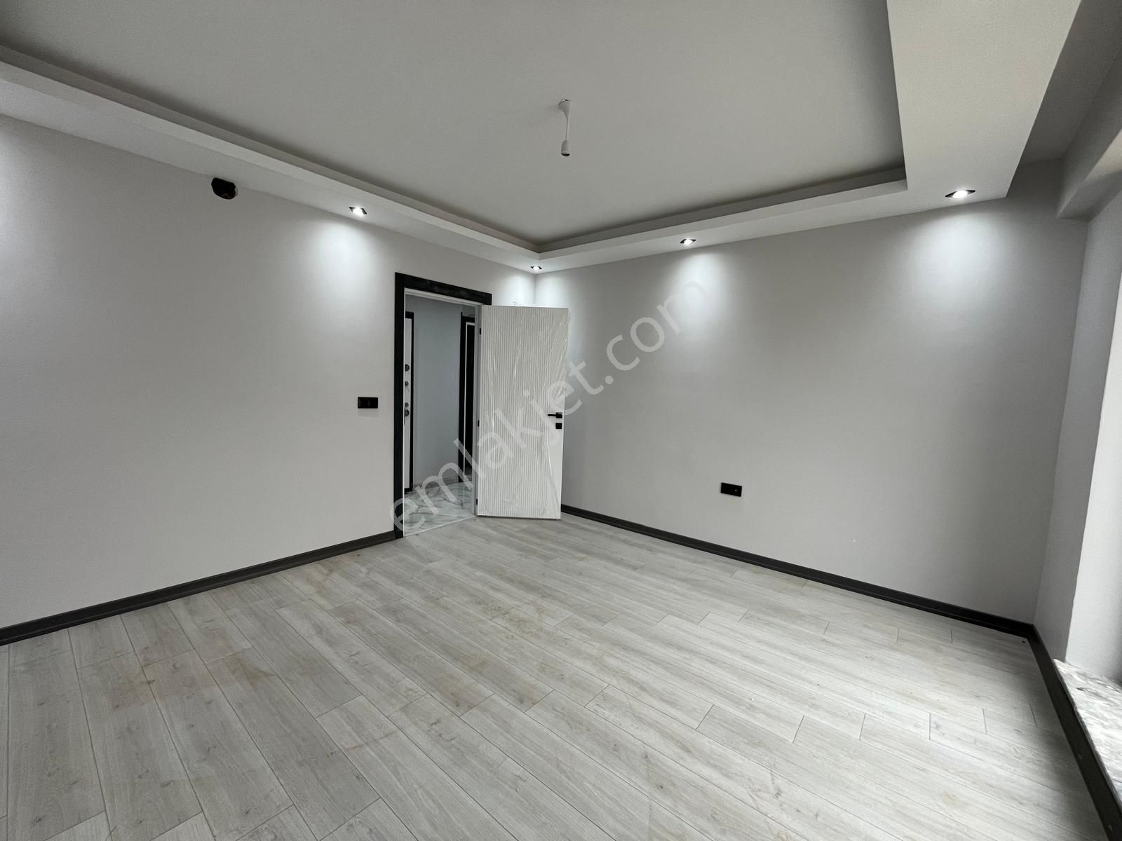 Tuncay Kartal'dan Çamlıca Mh De Özel Garajlı Köşe 2+1 - Görsel 20