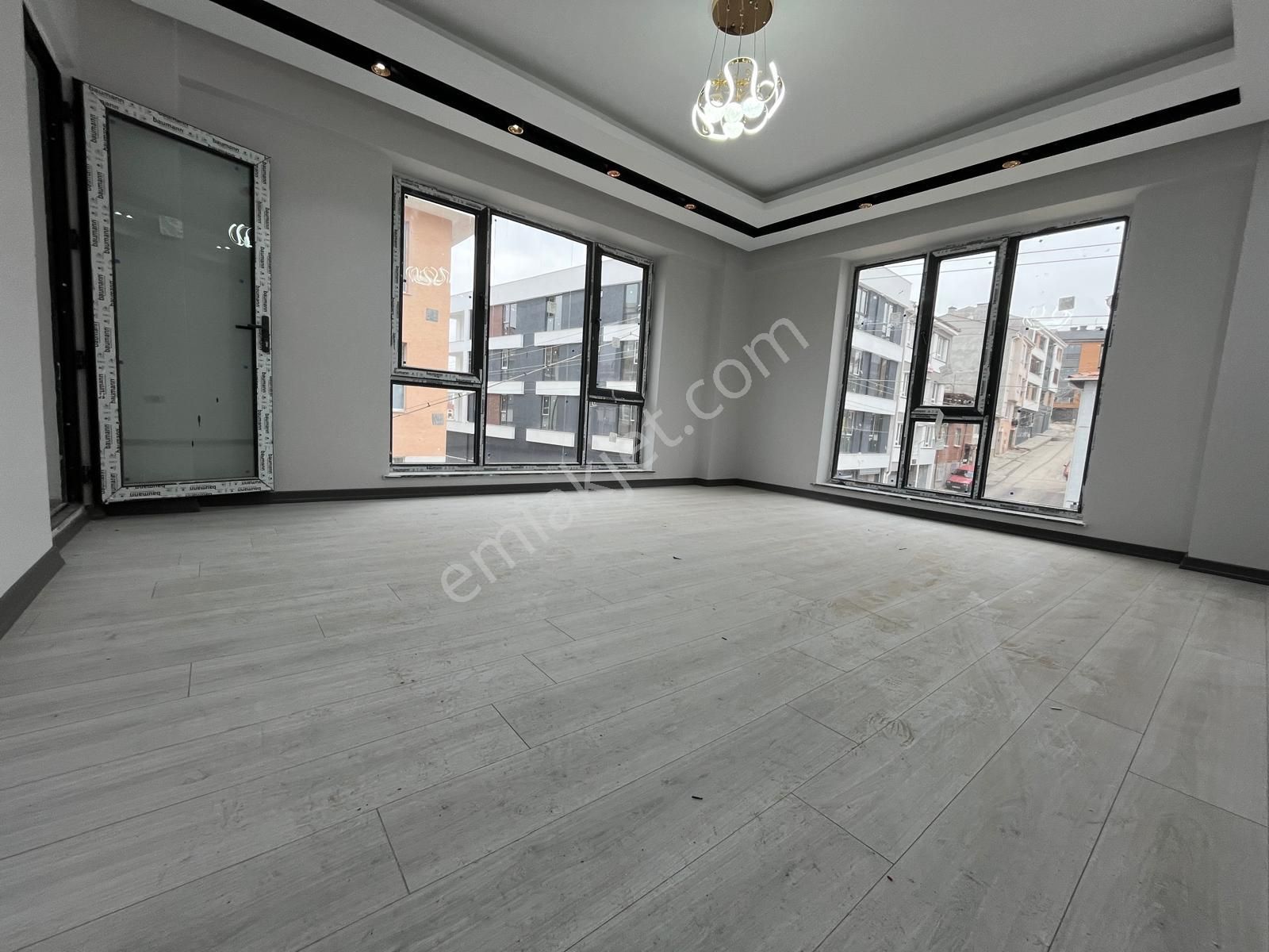 Tuncay Kartal'dan Çamlıca Mh De Özel Garajlı Köşe 2+1 - Görsel 4