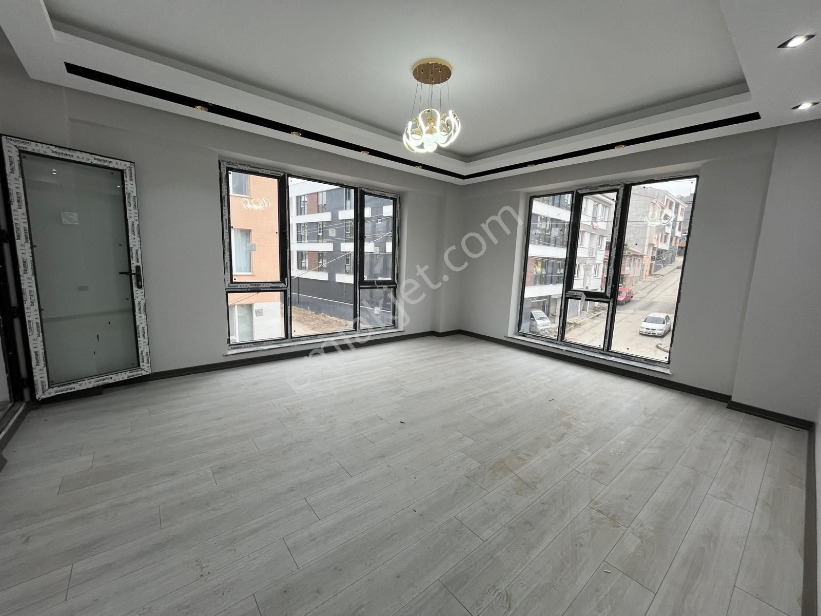 Tuncay Kartal'dan Çamlıca Mh De Özel Garajlı Köşe 2+1 - Görsel 2