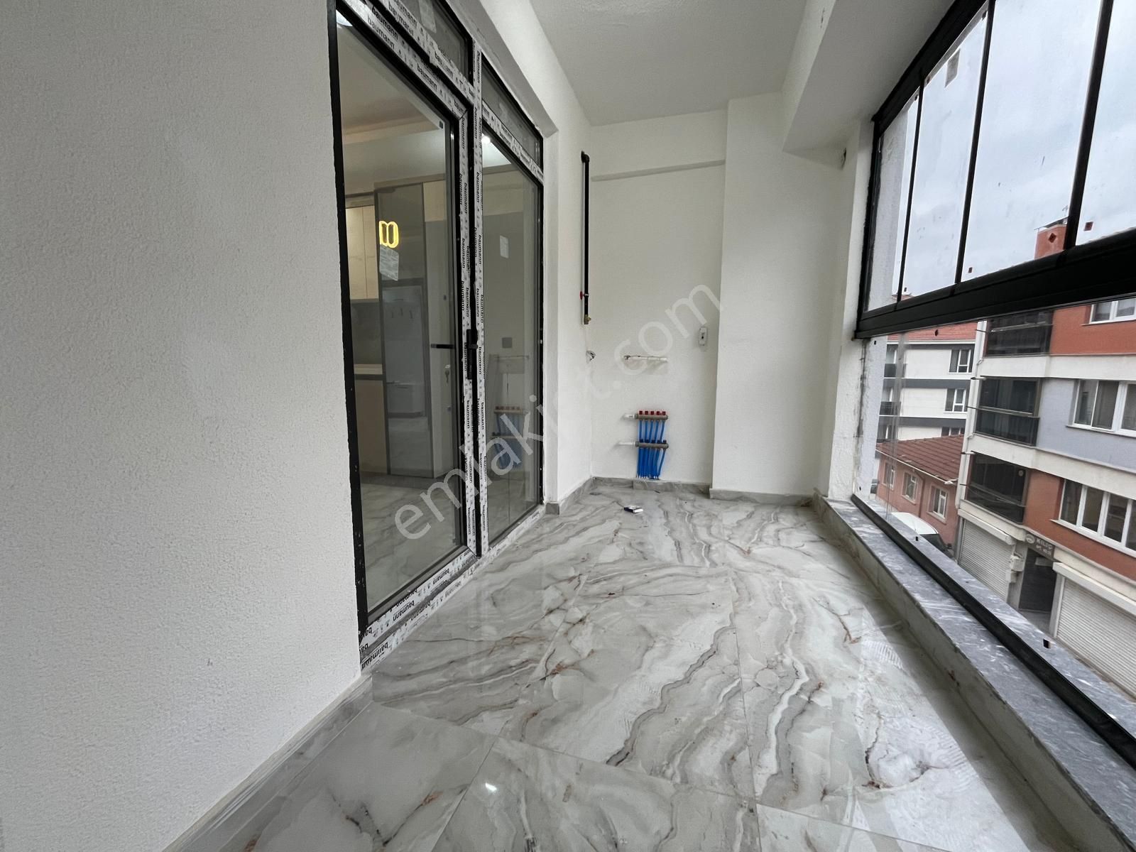 Tuncay Kartal'dan Çamlıca Mh De Özel Garajlı Köşe 2+1 - Görsel 9