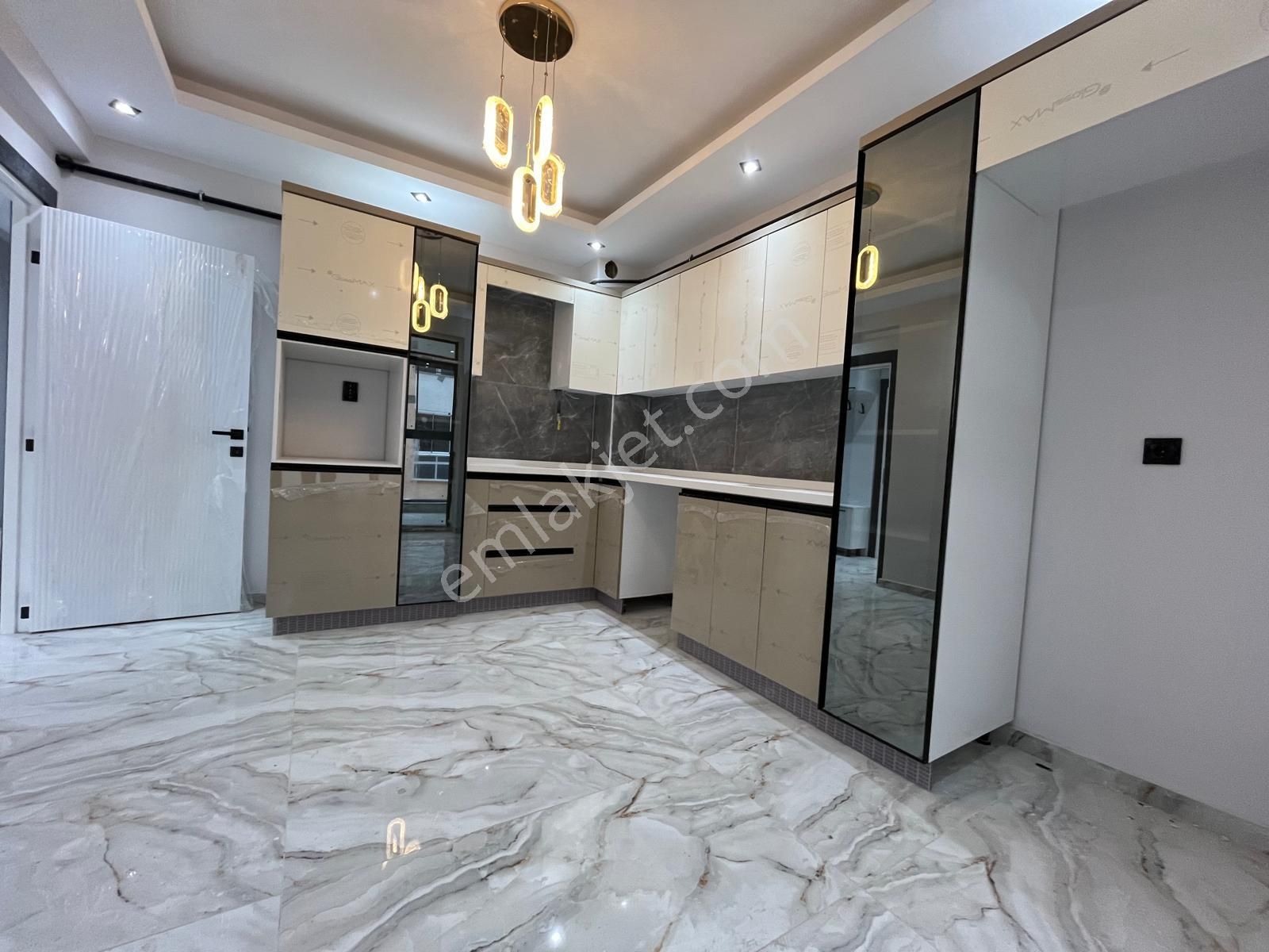 Tuncay Kartal'dan Çamlıca Mh De Özel Garajlı Köşe 2+1 - Görsel 10