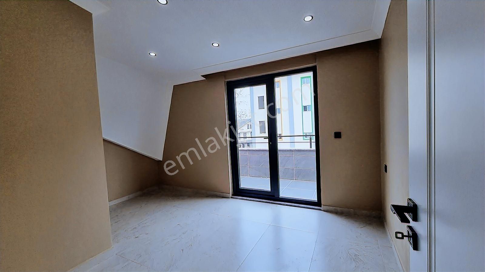 Fırsat!!okullara Komşu Müstakil Havuzlu Nefis 4+1 Villa - Görsel 15