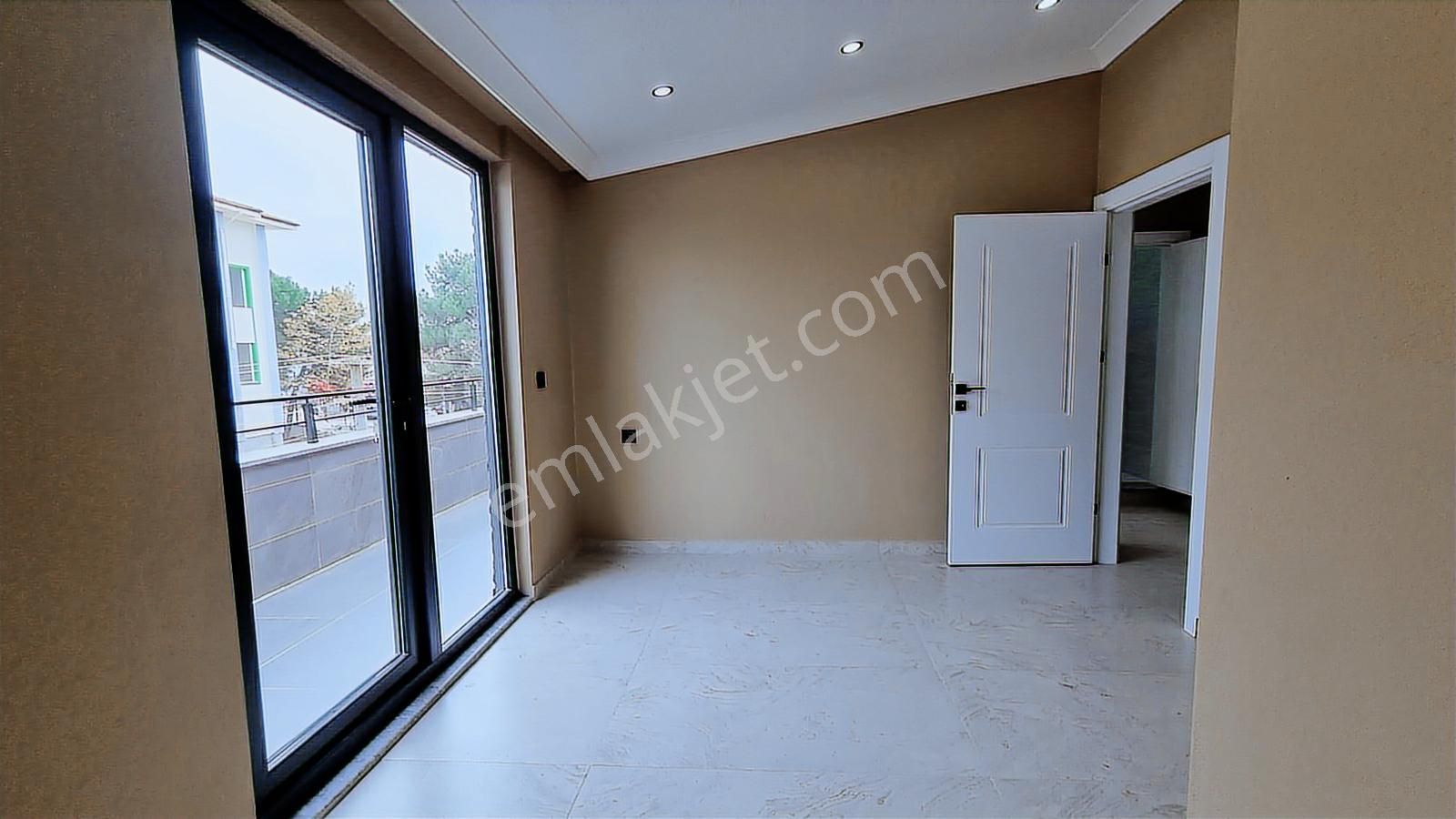 Fırsat!!okullara Komşu Müstakil Havuzlu Nefis 4+1 Villa - Görsel 10