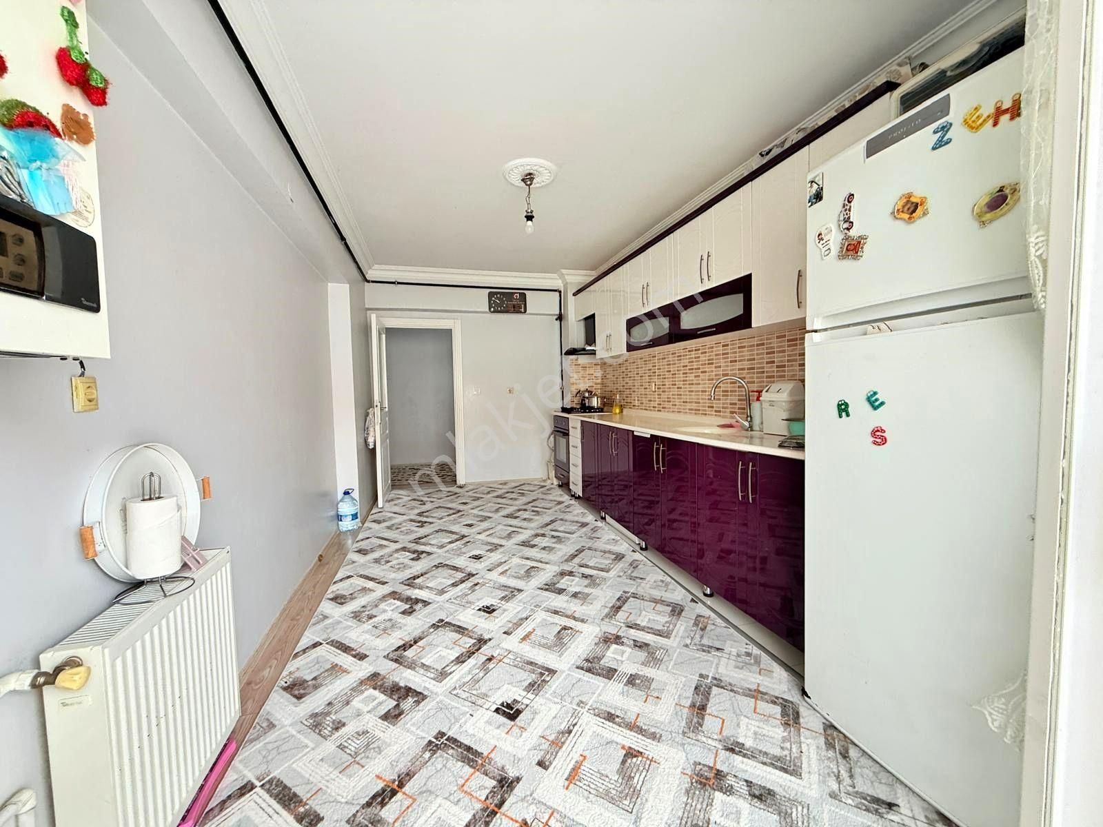 Yıldız'dan Eminevim Kuruluşlarına Uygun Katta Çok Geniş 3+1 !!! - Görsel 10