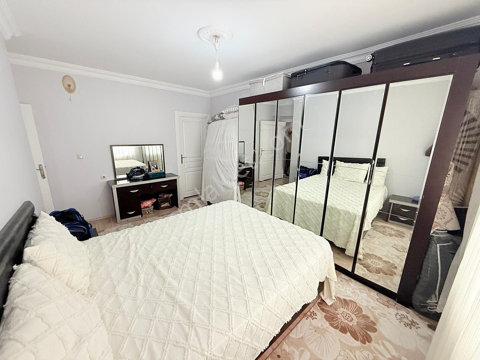 Yıldız'dan Eminevim Kuruluşlarına Uygun Katta Çok Geniş 3+1 !!! - Görsel 27