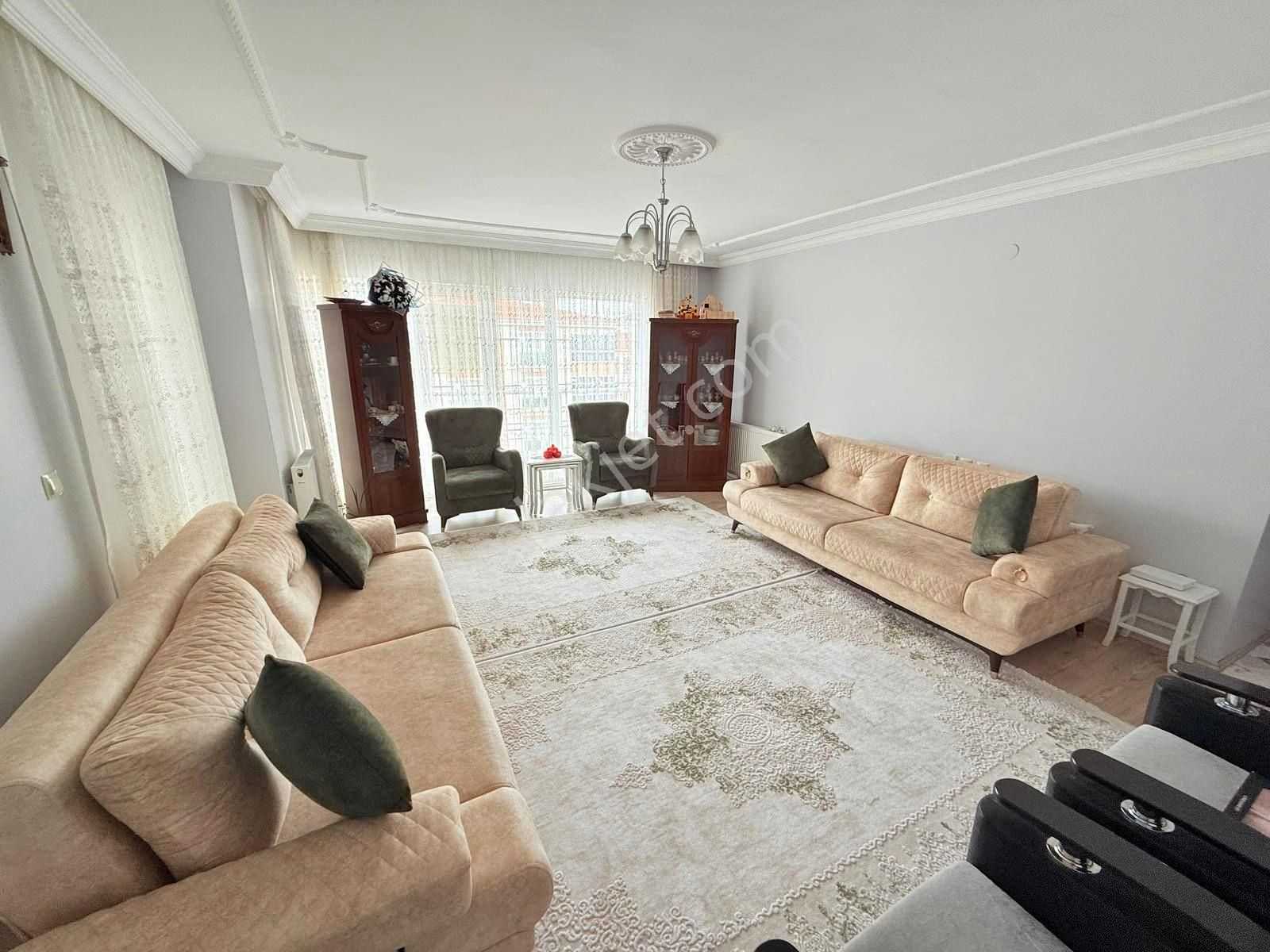 Yıldız'dan Eminevim Kuruluşlarına Uygun Katta Çok Geniş 3+1 !!! - Görsel 16