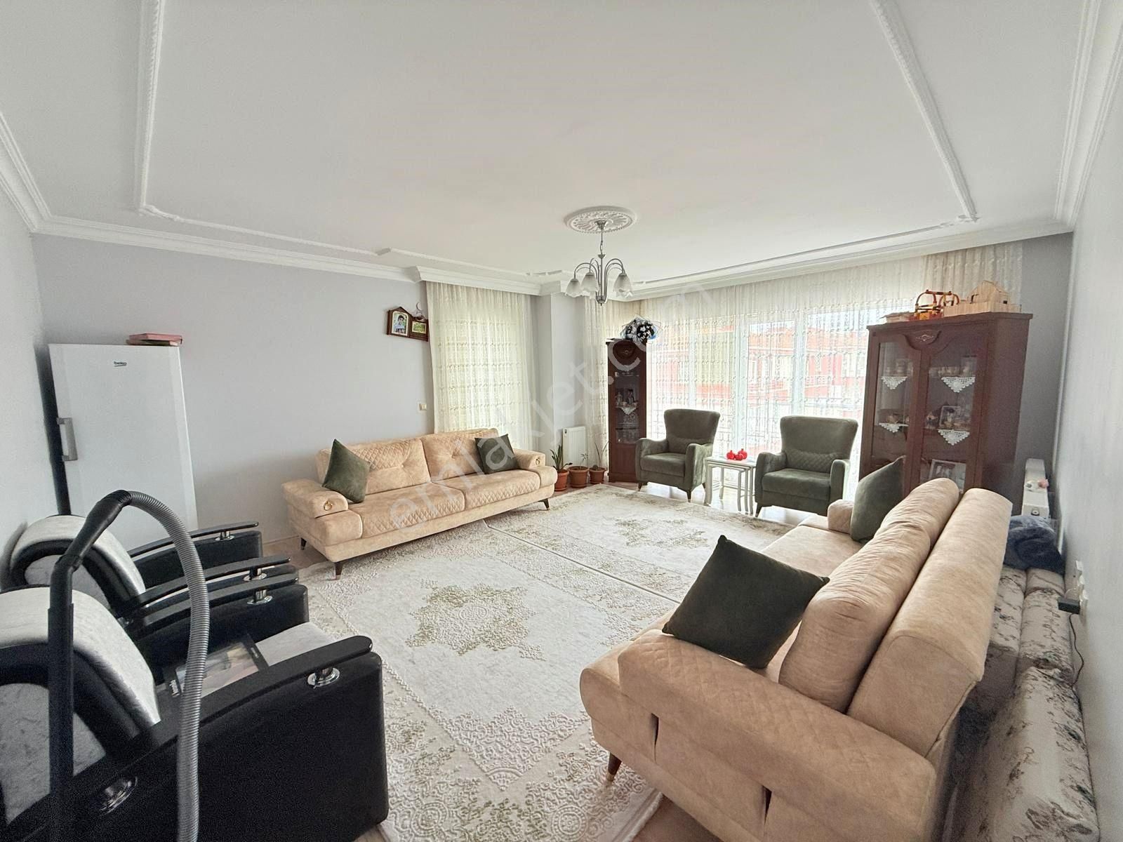 Yıldız'dan Eminevim Kuruluşlarına Uygun Katta Çok Geniş 3+1 !!! - Görsel 14