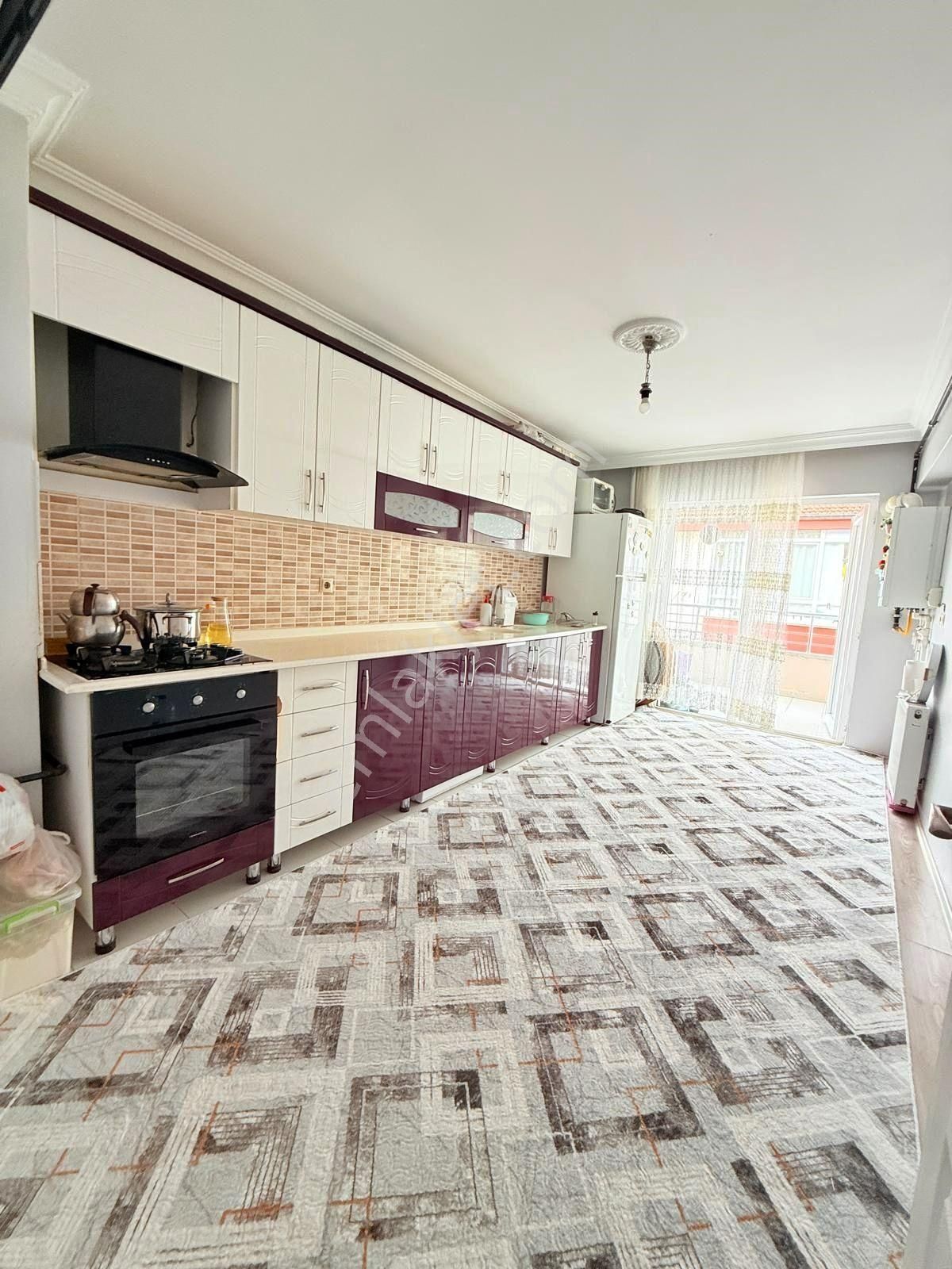 Yıldız'dan Eminevim Kuruluşlarına Uygun Katta Çok Geniş 3+1 !!! - Görsel 6