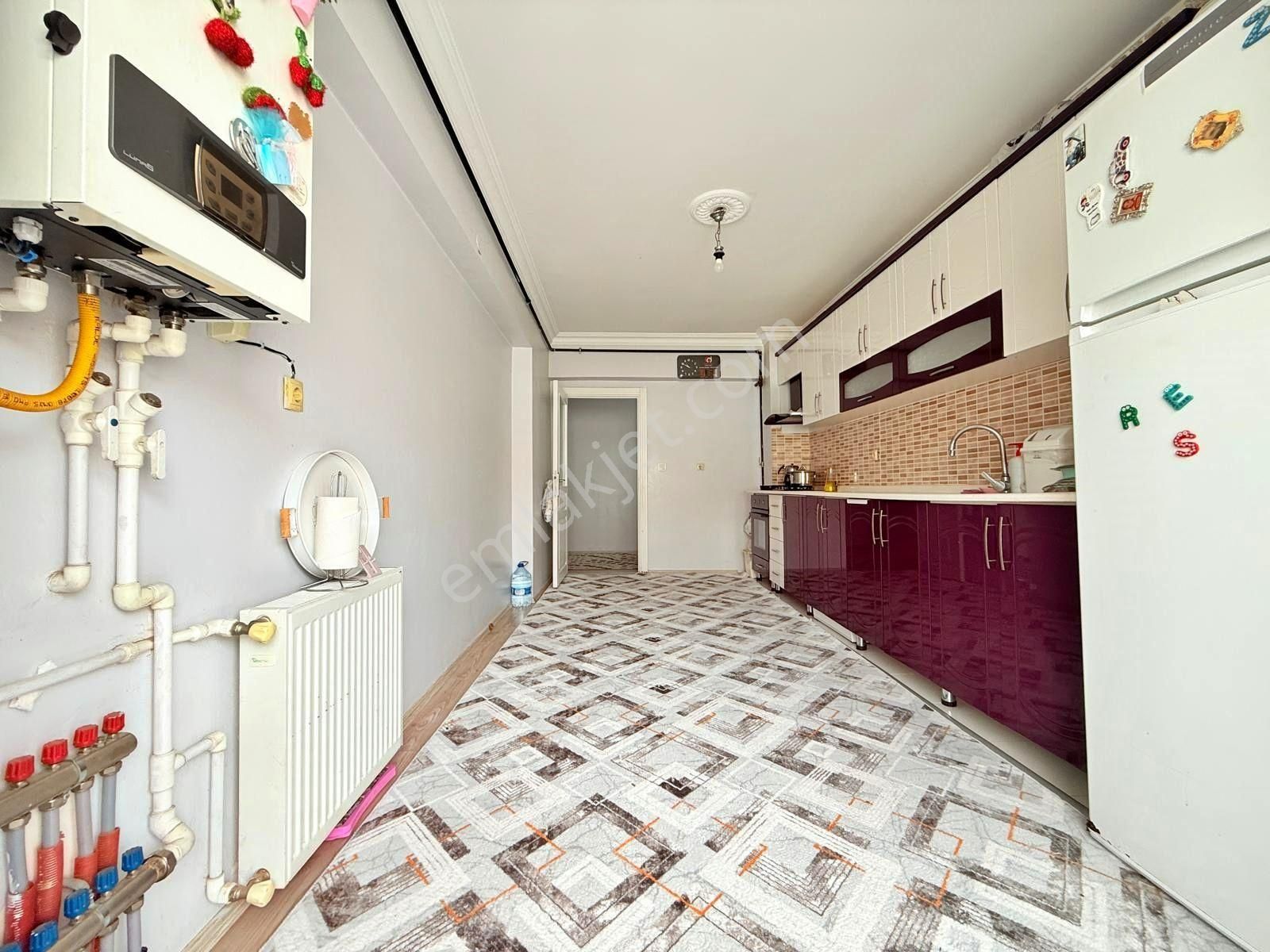 Yıldız'dan Eminevim Kuruluşlarına Uygun Katta Çok Geniş 3+1 !!! - Görsel 5