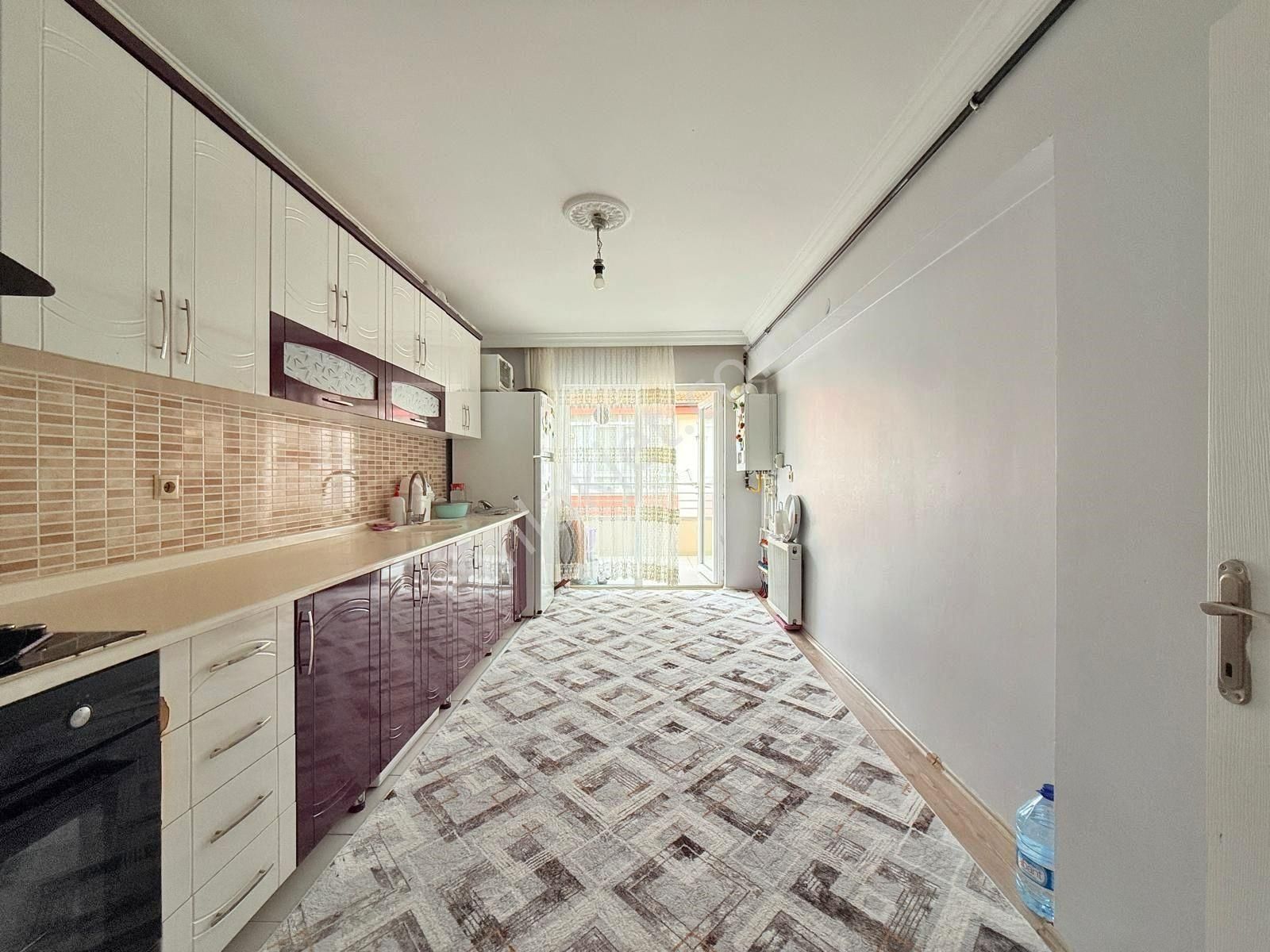 Yıldız'dan Eminevim Kuruluşlarına Uygun Katta Çok Geniş 3+1 !!! - Görsel 8