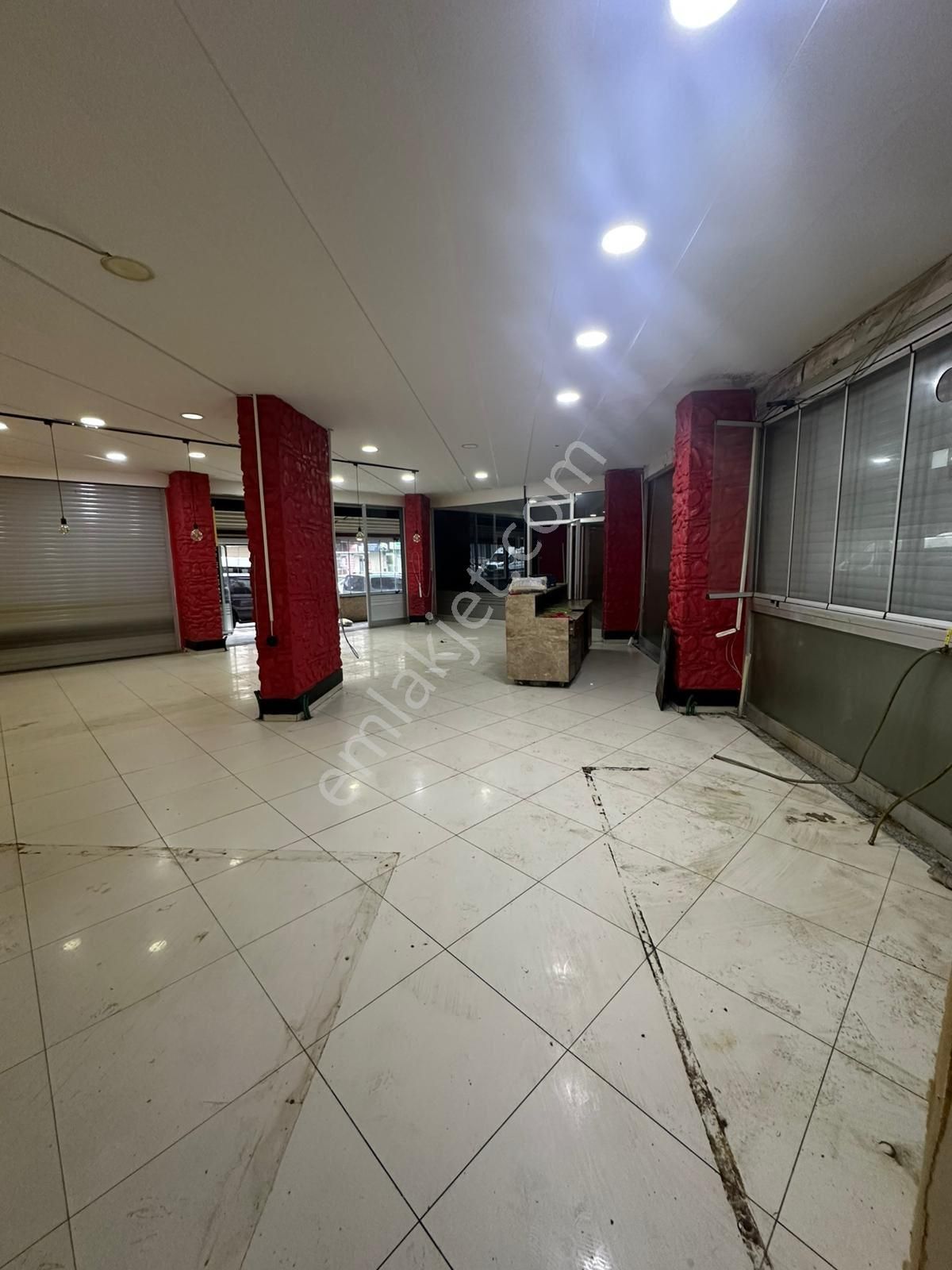 Ufuk Caddesi Üzerinde İki Katlı Dükkan 450m2 Kira 250.000 Tl Depozito 500.000 Tl - Görsel 3