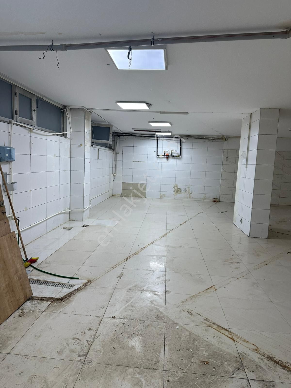 Ufuk Caddesi Üzerinde İki Katlı Dükkan 450m2 Kira 250.000 Tl Depozito 500.000 Tl - Görsel 14