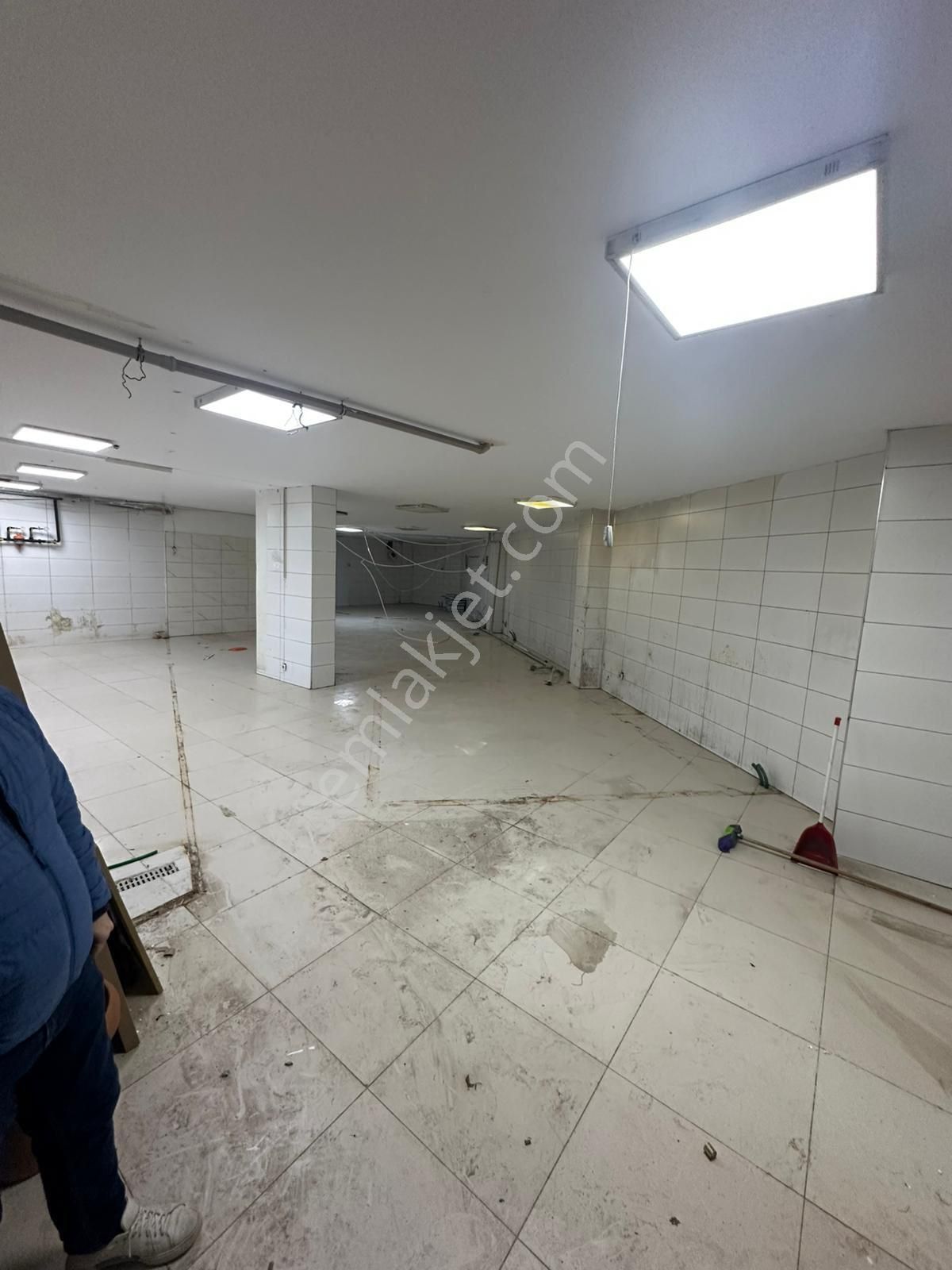 Ufuk Caddesi Üzerinde İki Katlı Dükkan 450m2 Kira 250.000 Tl Depozito 500.000 Tl - Görsel 13