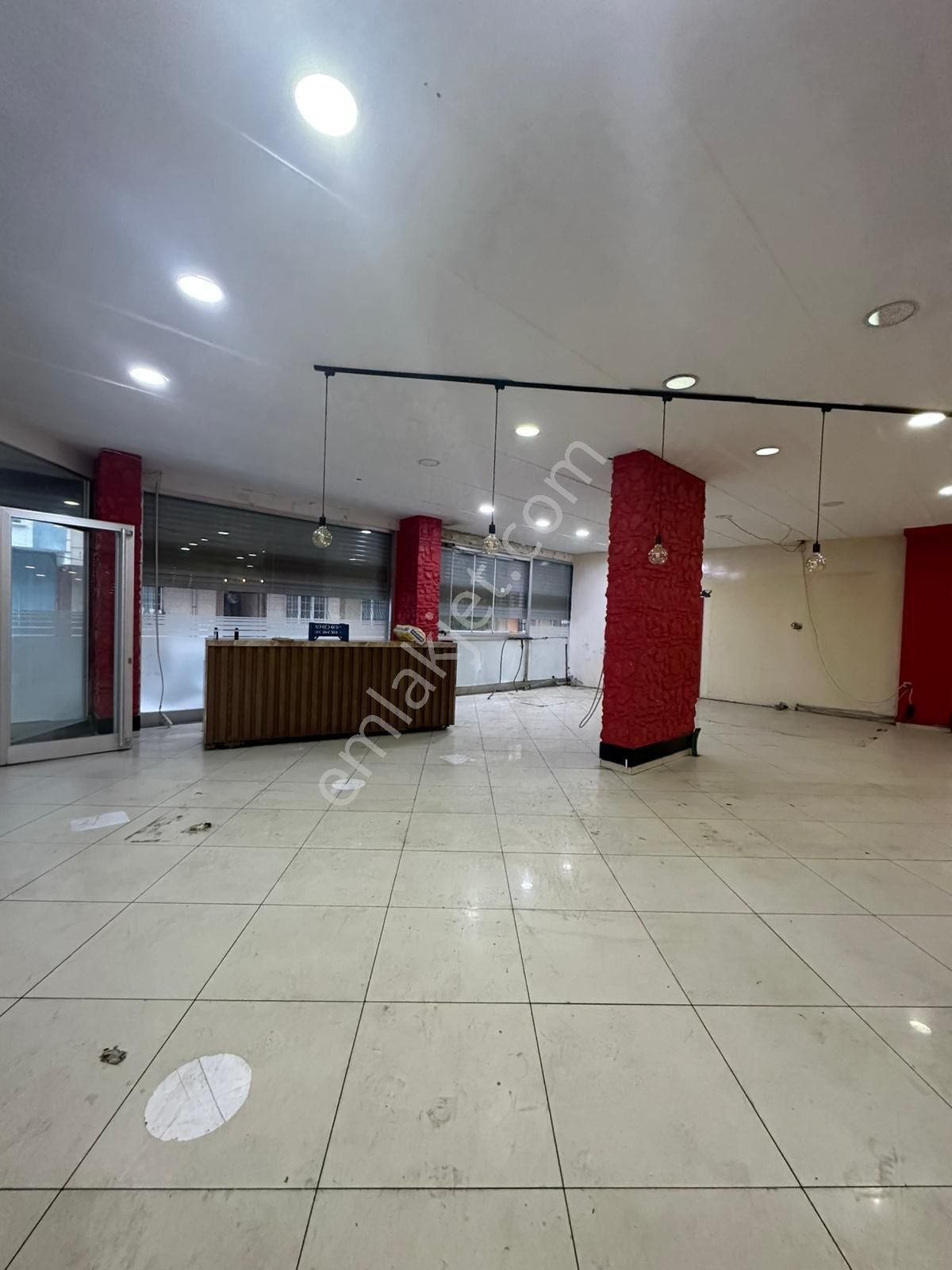Ufuk Caddesi Üzerinde İki Katlı Dükkan 450m2 Kira 250.000 Tl Depozito 500.000 Tl - Görsel 9