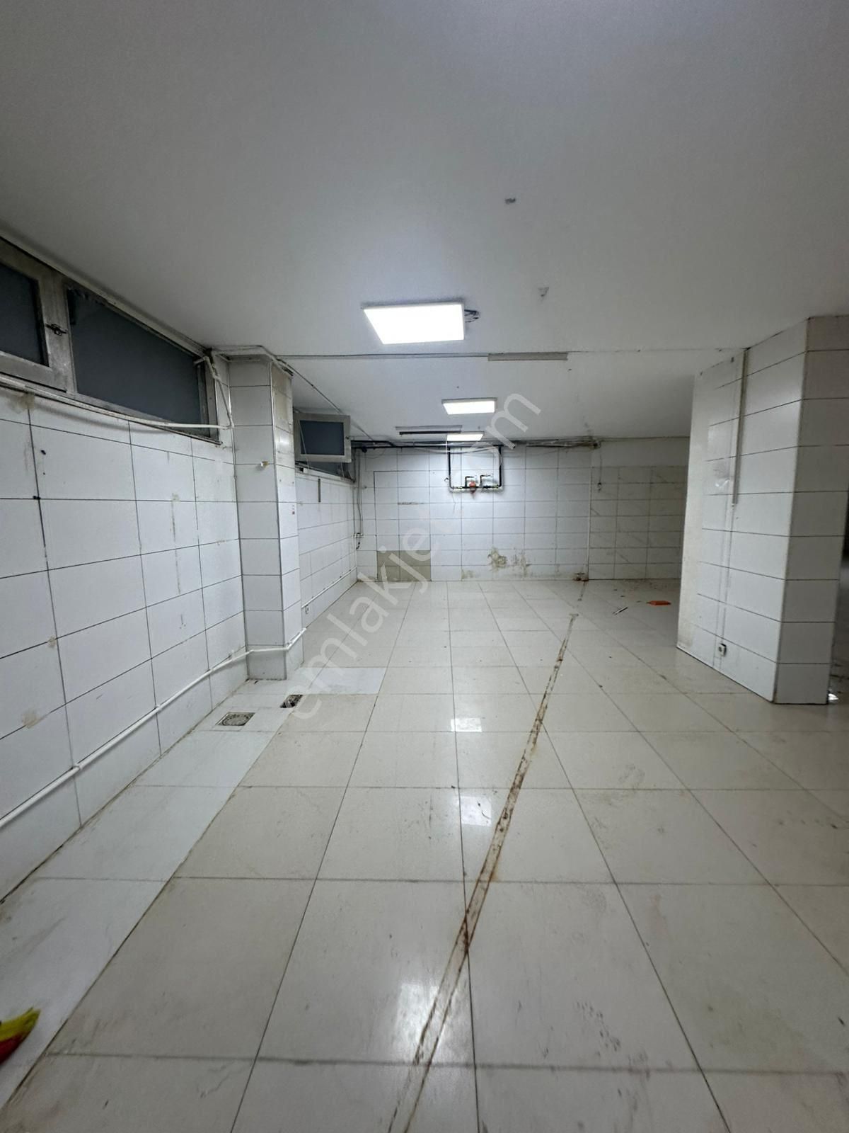 Ufuk Caddesi Üzerinde İki Katlı Dükkan 450m2 Kira 250.000 Tl Depozito 500.000 Tl - Görsel 17