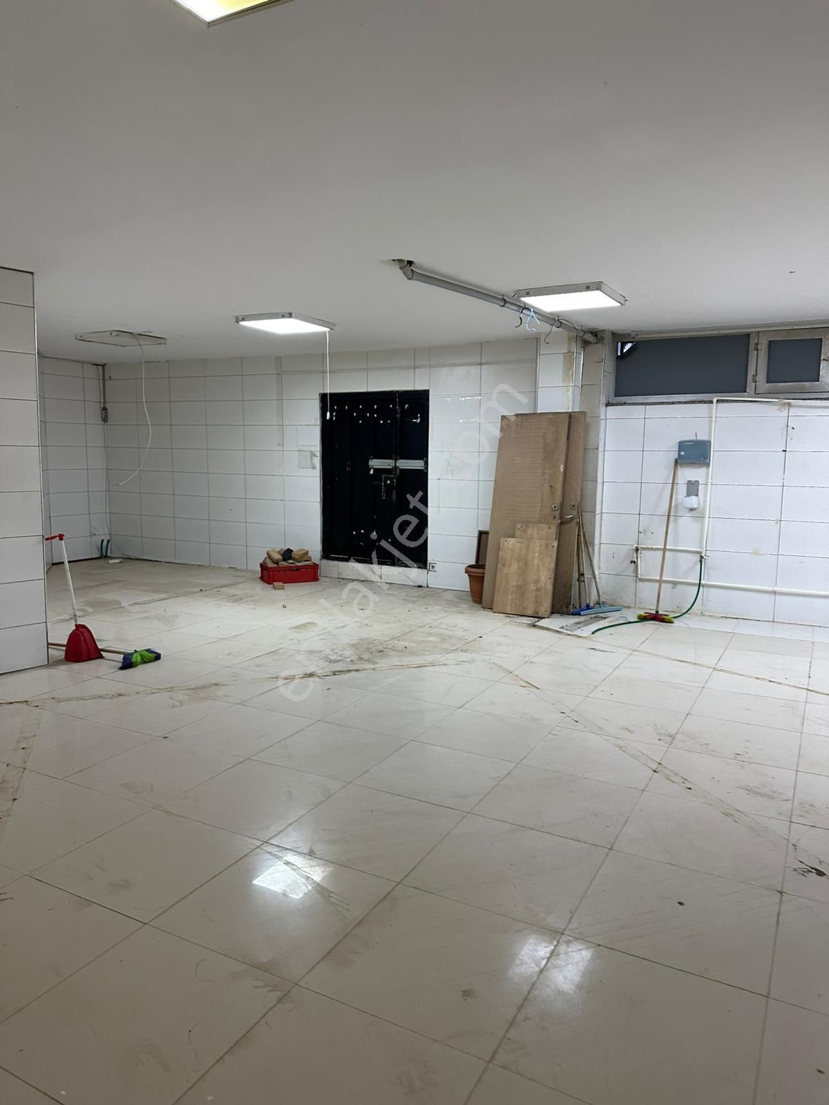 Ufuk Caddesi Üzerinde İki Katlı Dükkan 450m2 Kira 250.000 Tl Depozito 500.000 Tl - Görsel 11
