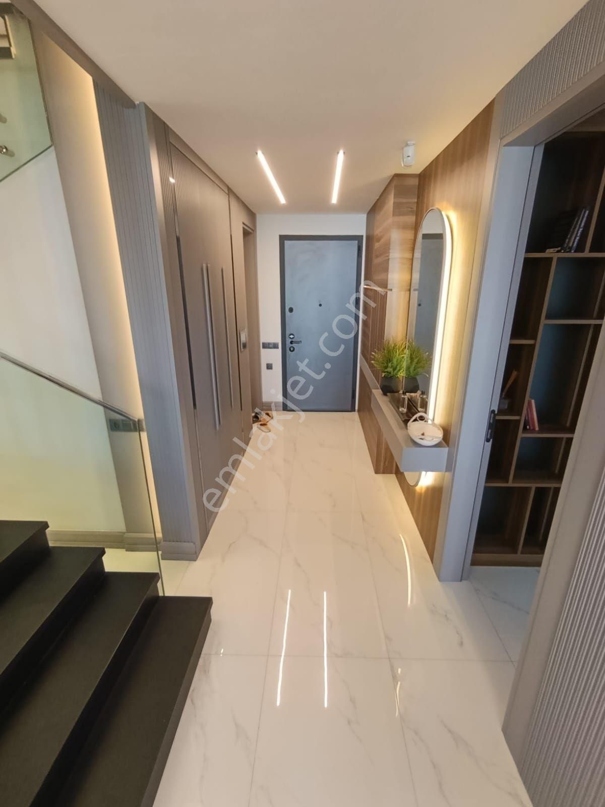 Kuşadası'nda Full Deniz Manzaralı Lüks 4+1 Müstakil Özel Havuzlu Villa - Görsel 13