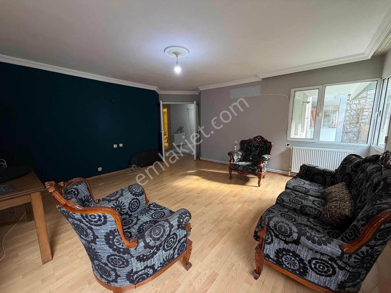 | Site İçinde | Ara Kat | 3+1 Doğalgazlı Kiralık - Görsel 12