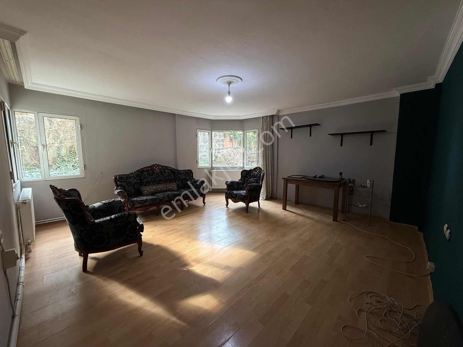 | Site İçinde | Ara Kat | 3+1 Doğalgazlı Kiralık - Görsel 5
