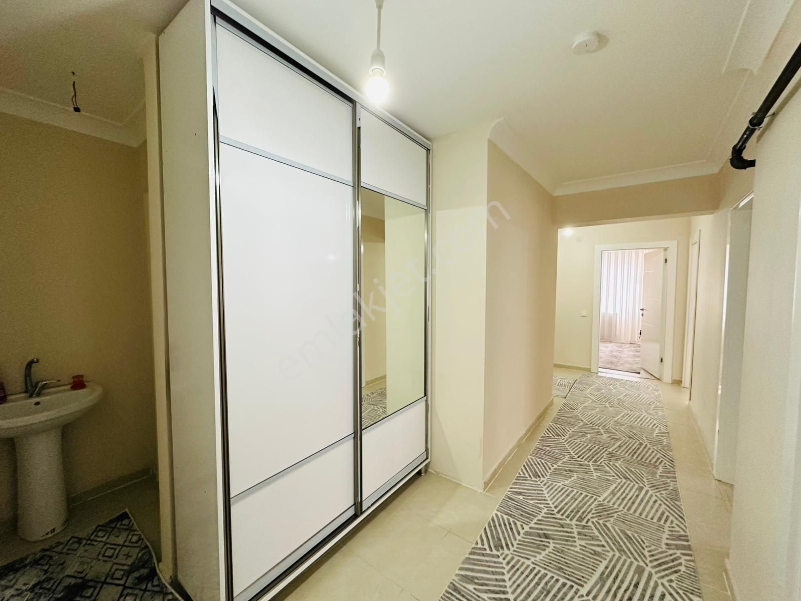 Feridunçelik'te Asansörlü Full Yapılı 3+1 Ara Katta Satılık Daire !! - Görsel 13