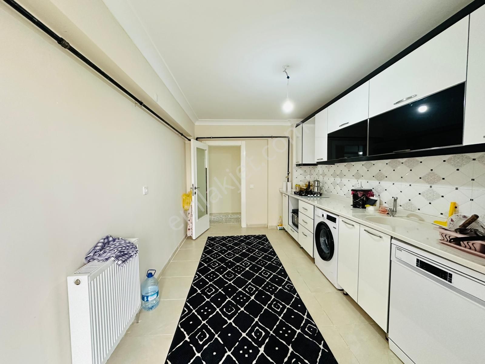 Feridunçelik'te Asansörlü Full Yapılı 3+1 Ara Katta Satılık Daire !! - Görsel 2