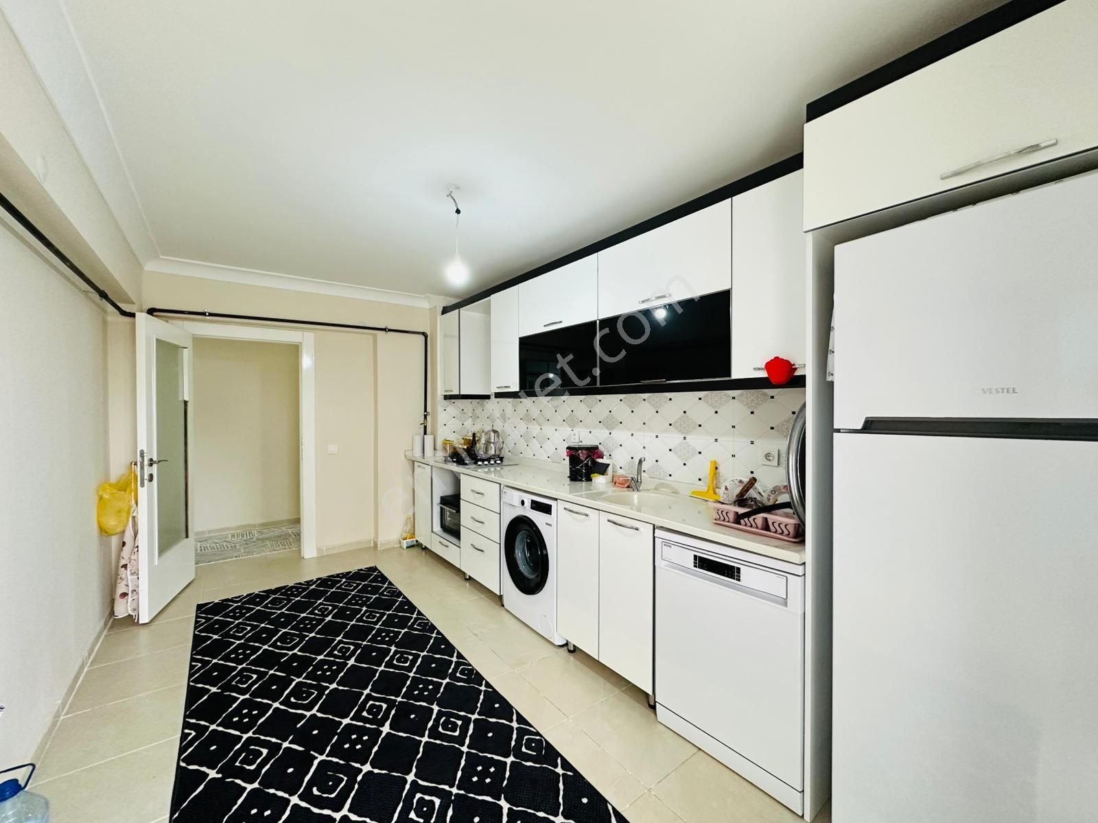 Feridunçelik'te Asansörlü Full Yapılı 3+1 Ara Katta Satılık Daire !!