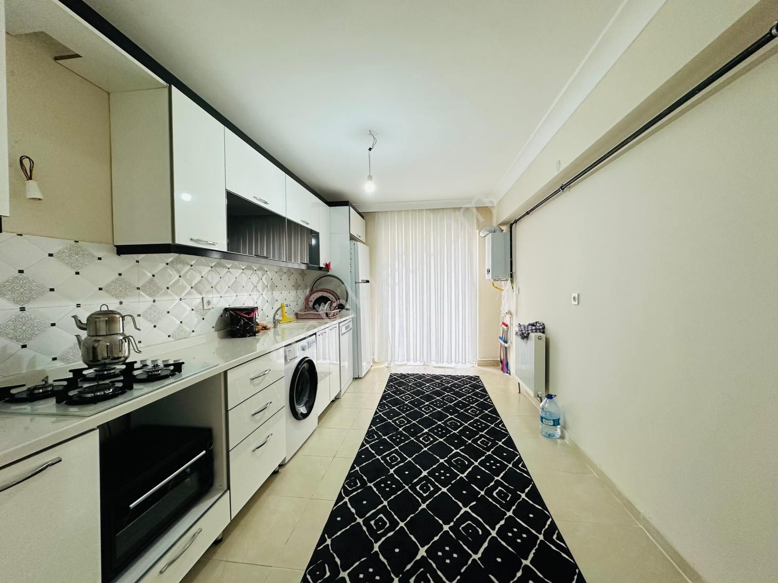 Feridunçelik'te Asansörlü Full Yapılı 3+1 Ara Katta Satılık Daire !! - Görsel 3