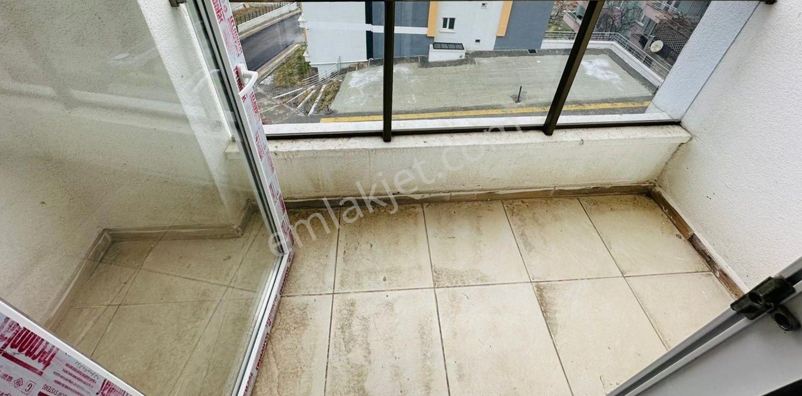 Feridunçelik'te Asansörlü Full Yapılı 3+1 Ara Katta Satılık Daire !! - Görsel 19