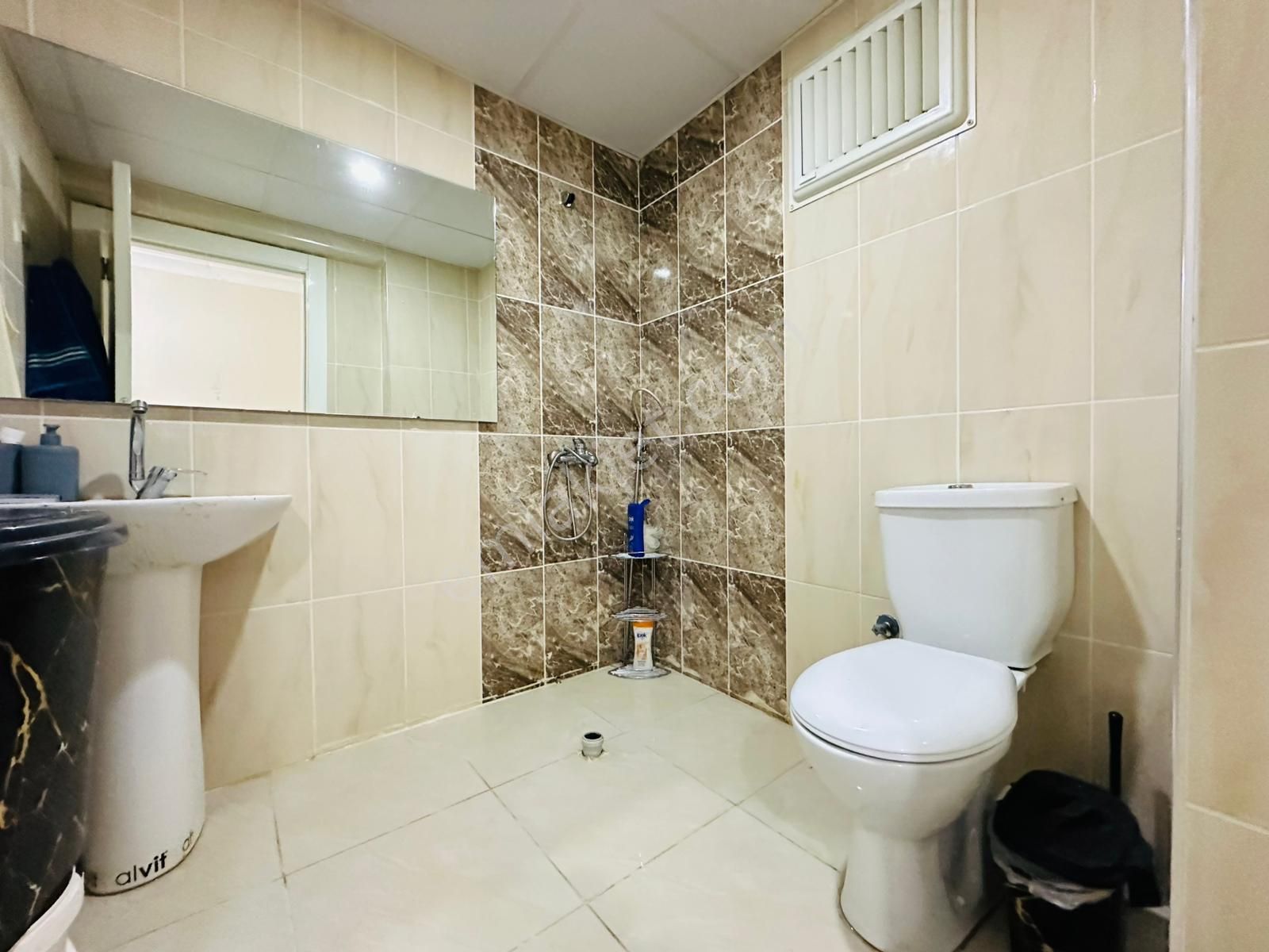 Feridunçelik'te Asansörlü Full Yapılı 3+1 Ara Katta Satılık Daire !! - Görsel 17