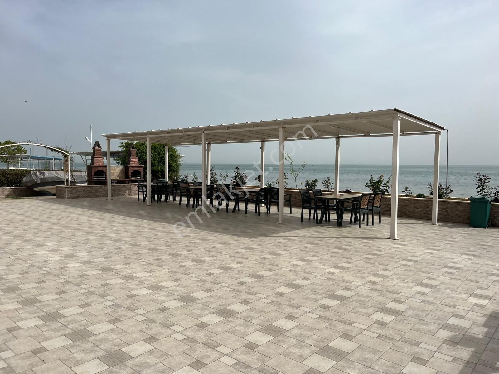 Büyükçekmece Kamiloba Da Denize Sıfır 2+1 Eşyalı Satılık Daire - Görsel 14