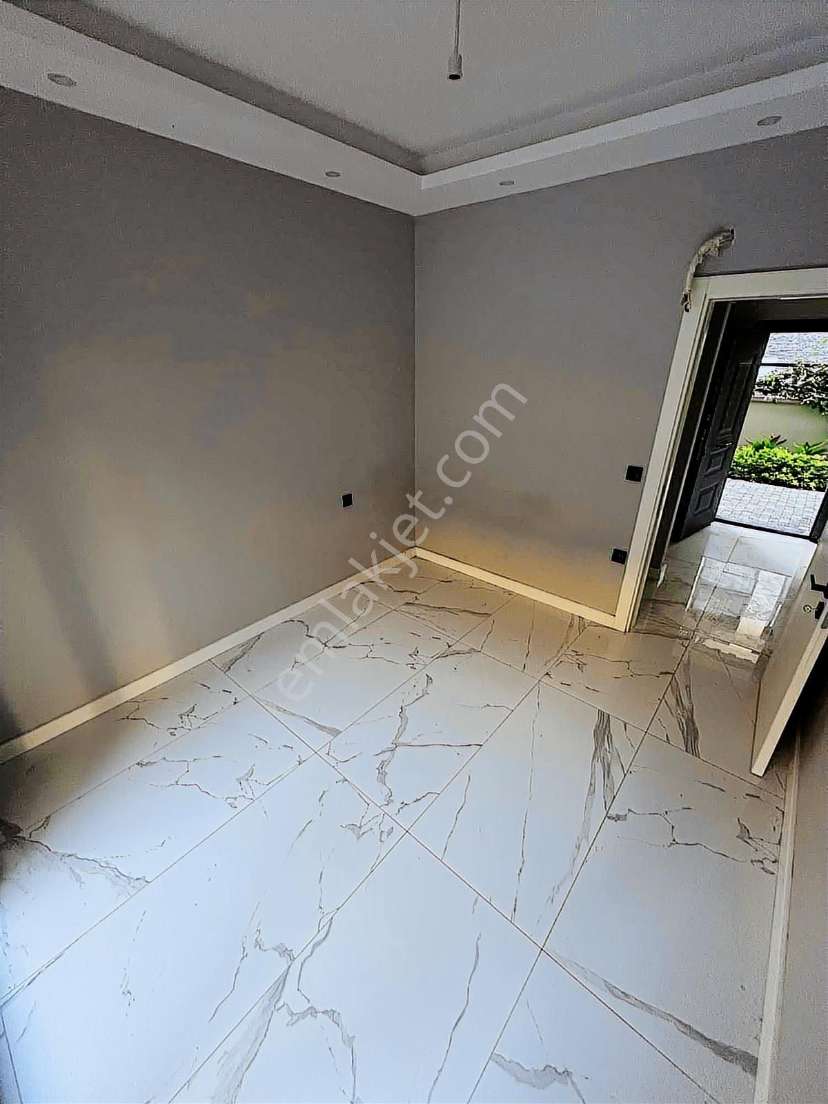 Avsallarda Aidat Dahil Kiralık Lüx 1+1 Çarşı Merkezde - Görsel 20