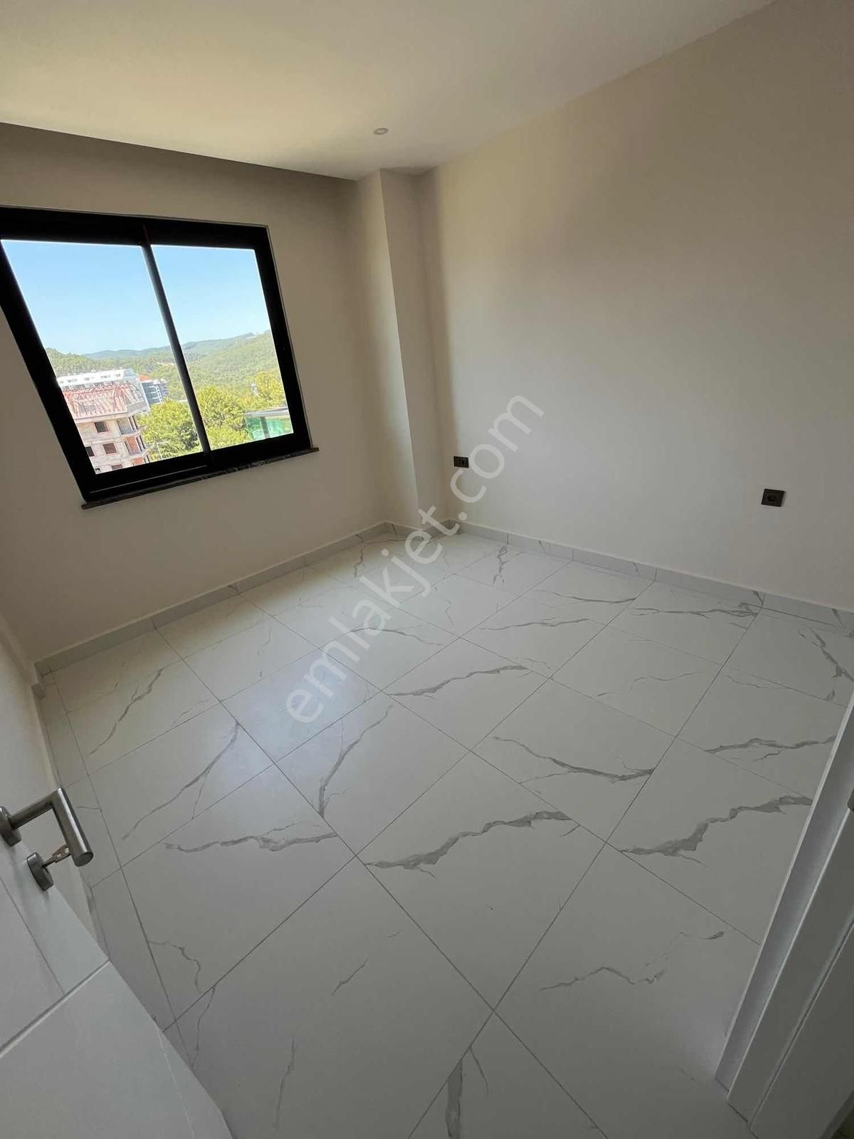 Avsalların En Güzel Sitesinde Satılık 2+1 - Görsel 3